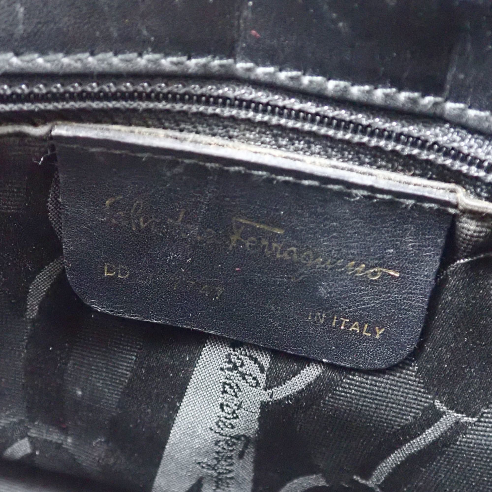 Salvatore Ferragamo Black Leather Shoulder Bag (Pre-Owned)