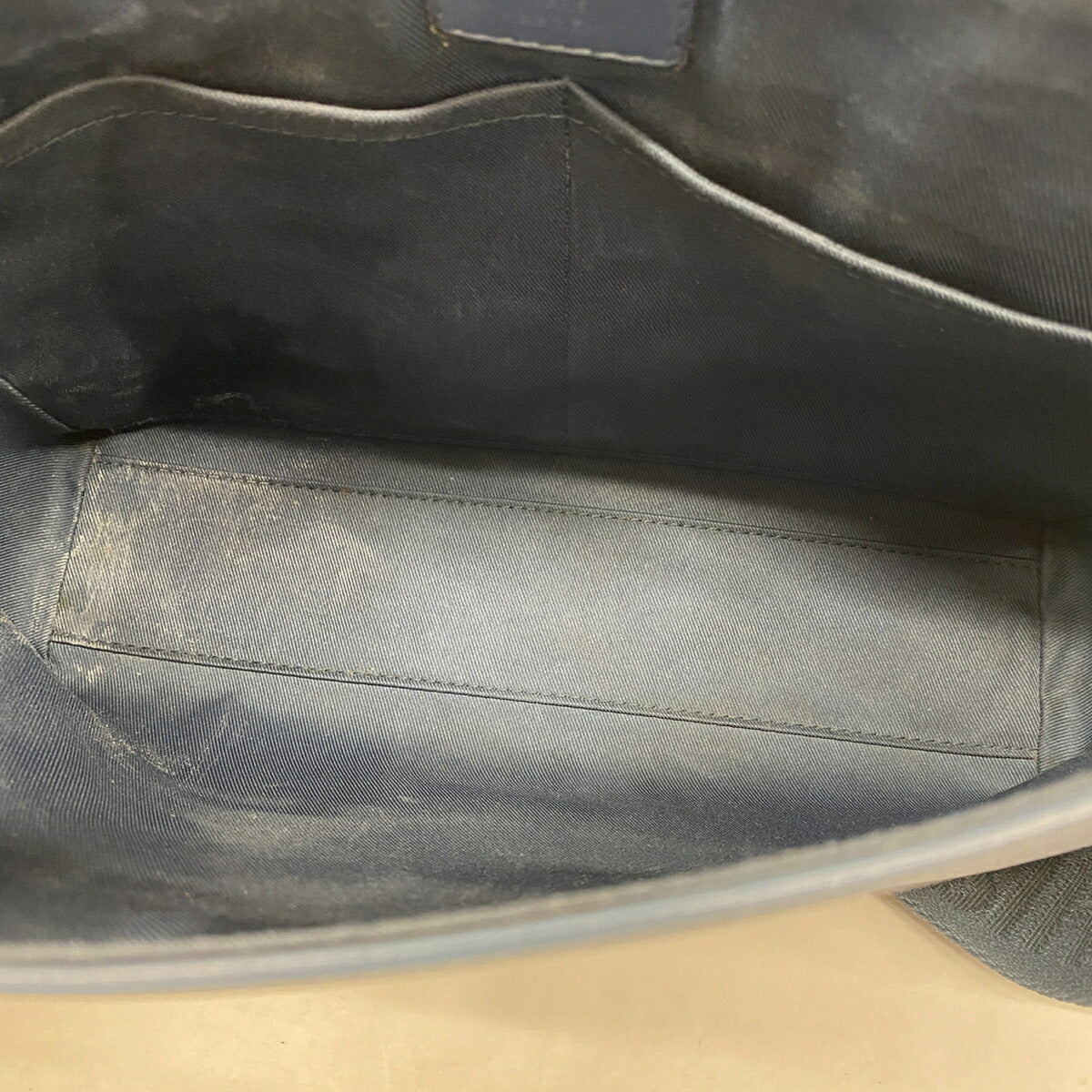 Louis Vuitton Blue Shoulder Bag (Pre-Owned)