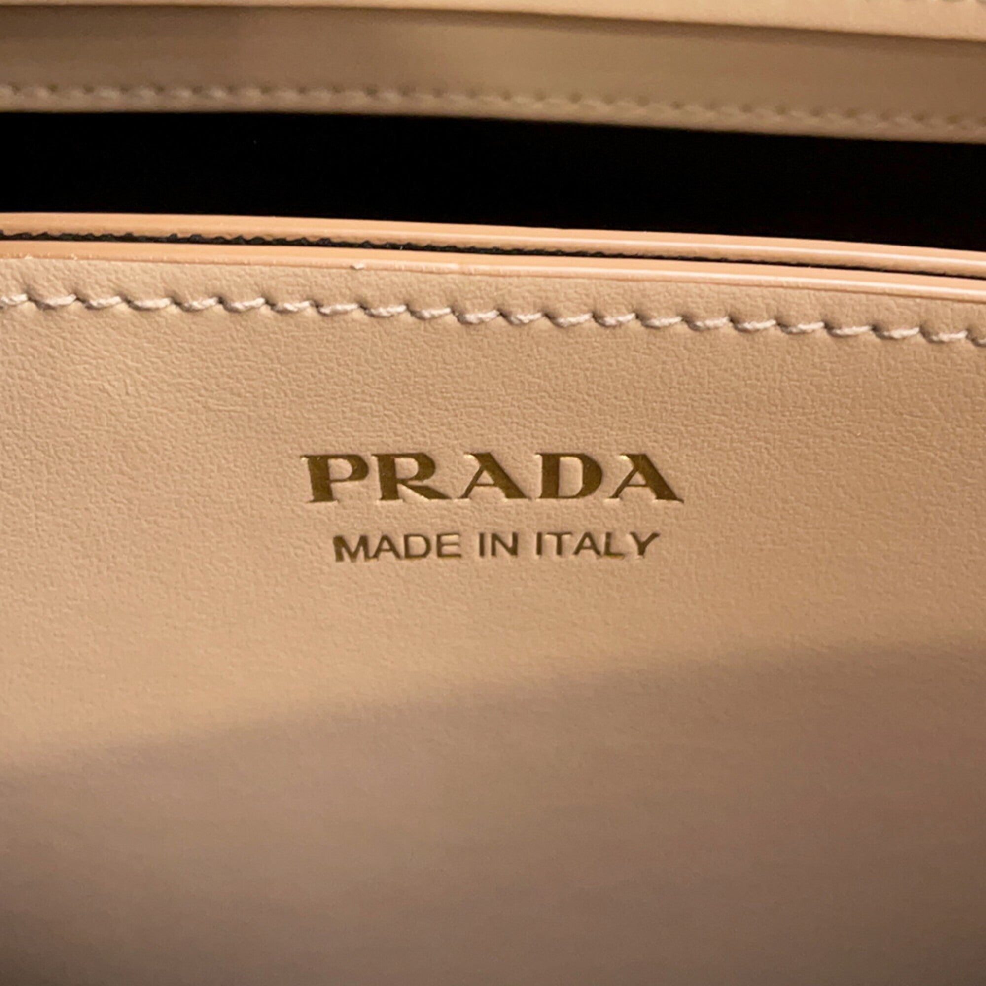 Prada Beige Leather Handbag (Pre-Owned)