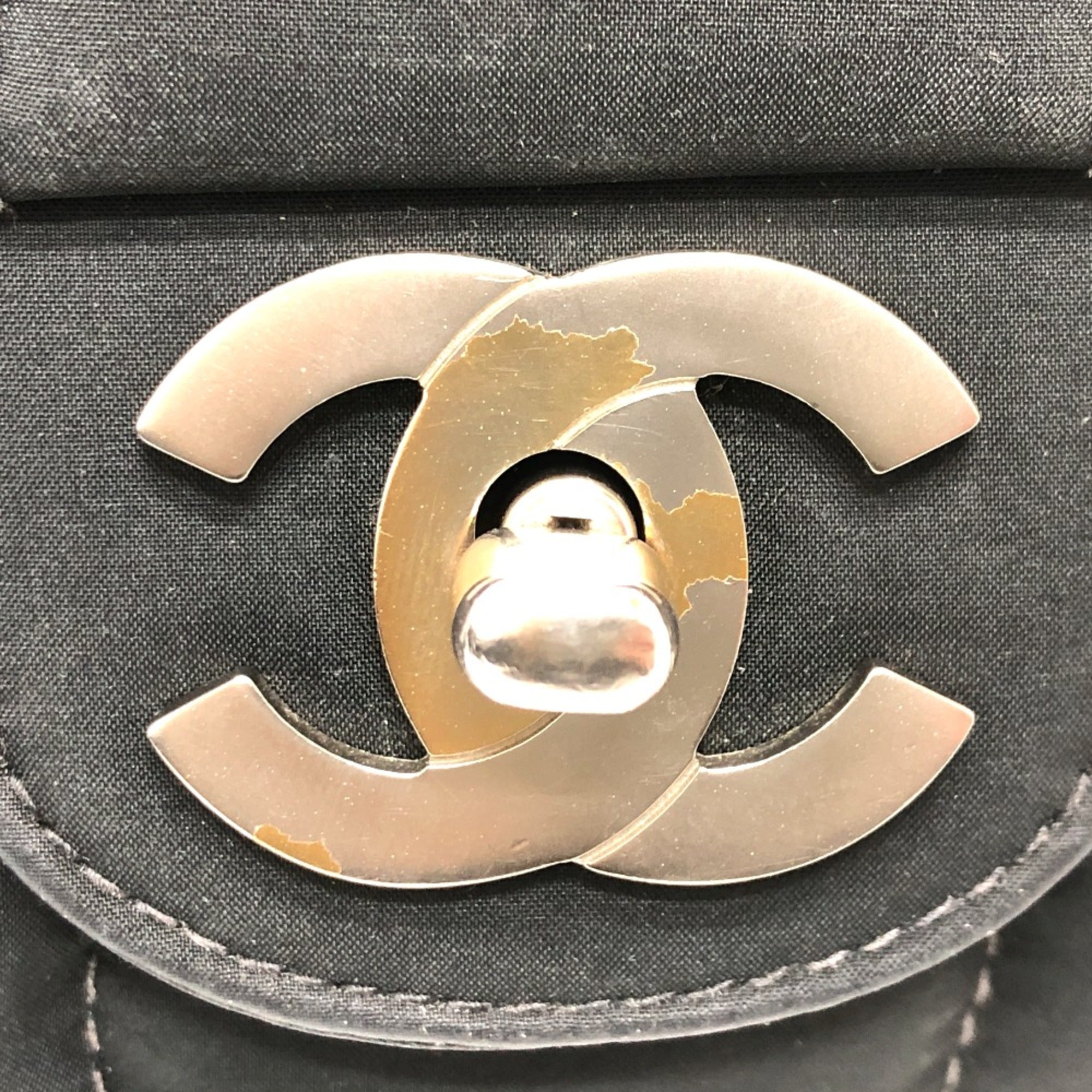 Chanel Black Cloth Shoulder Bag (Pre-Owned)