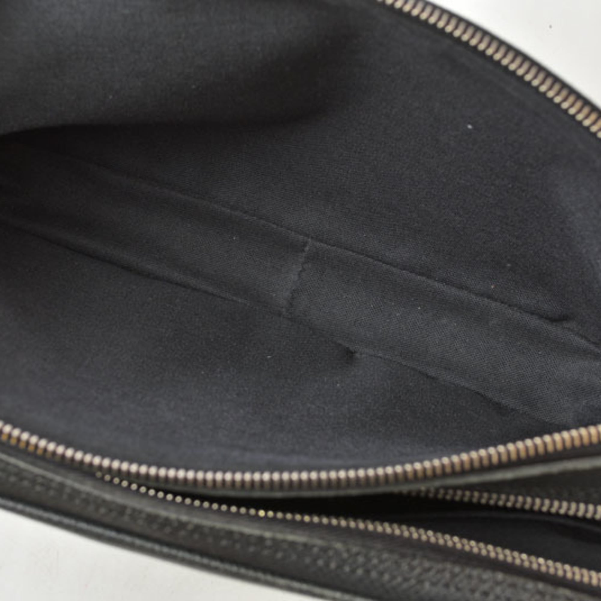 Louis Vuitton Ardoise Black Taiga Leather Clutch Bag (Pre-Owned)