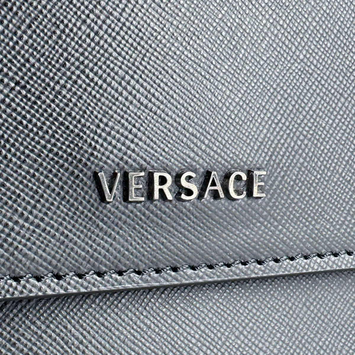 Versace Black Leather Shoulder Bag (Pre-Owned)