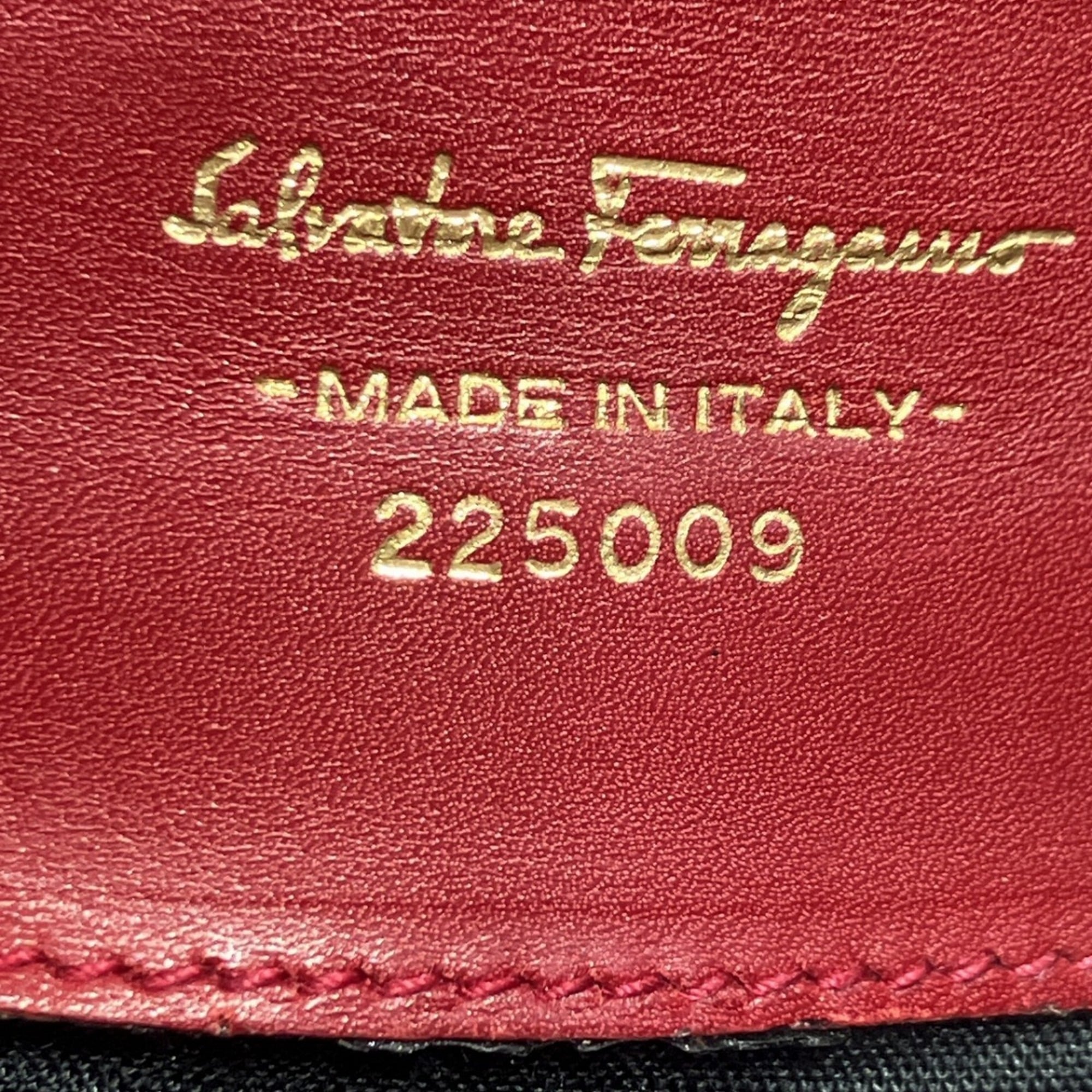 Salvatore Ferragamo Red Color Leather Coin Purse/Coin Case (Pre-Owned)