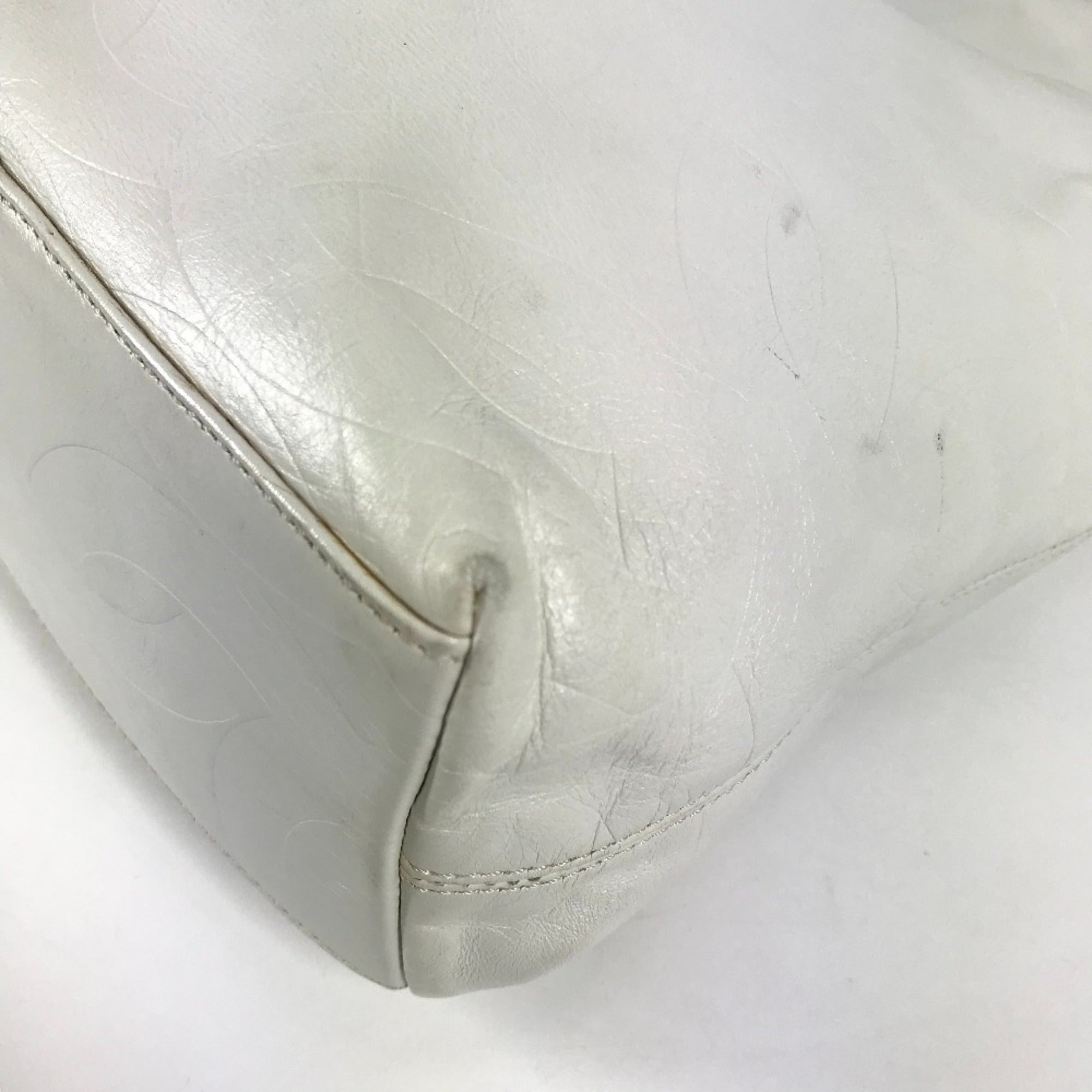 Chanel White Leather Shoulder Bag Tote Bag (Pre-Owned)