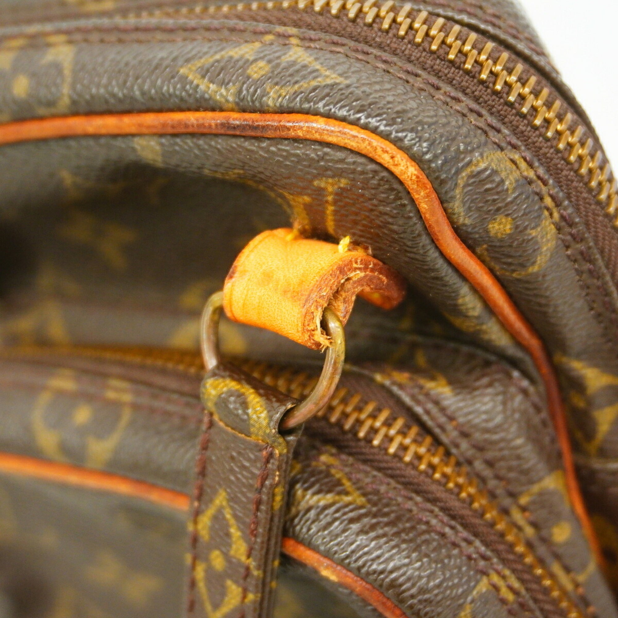 Louis Vuitton Brown Shoulder Bag (Pre-Owned)