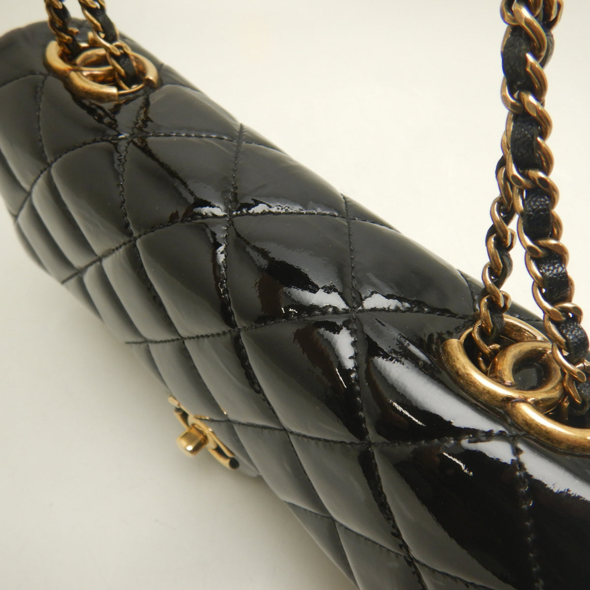 Chanel Matelasse Black Patent Leather Shoulder Bag (Pre-Owned)