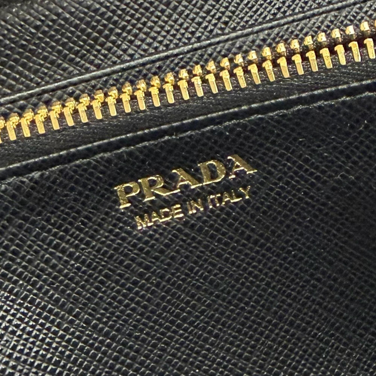 Prada Black Leather Long Wallet (Bi-Fold) (Pre-Owned)
