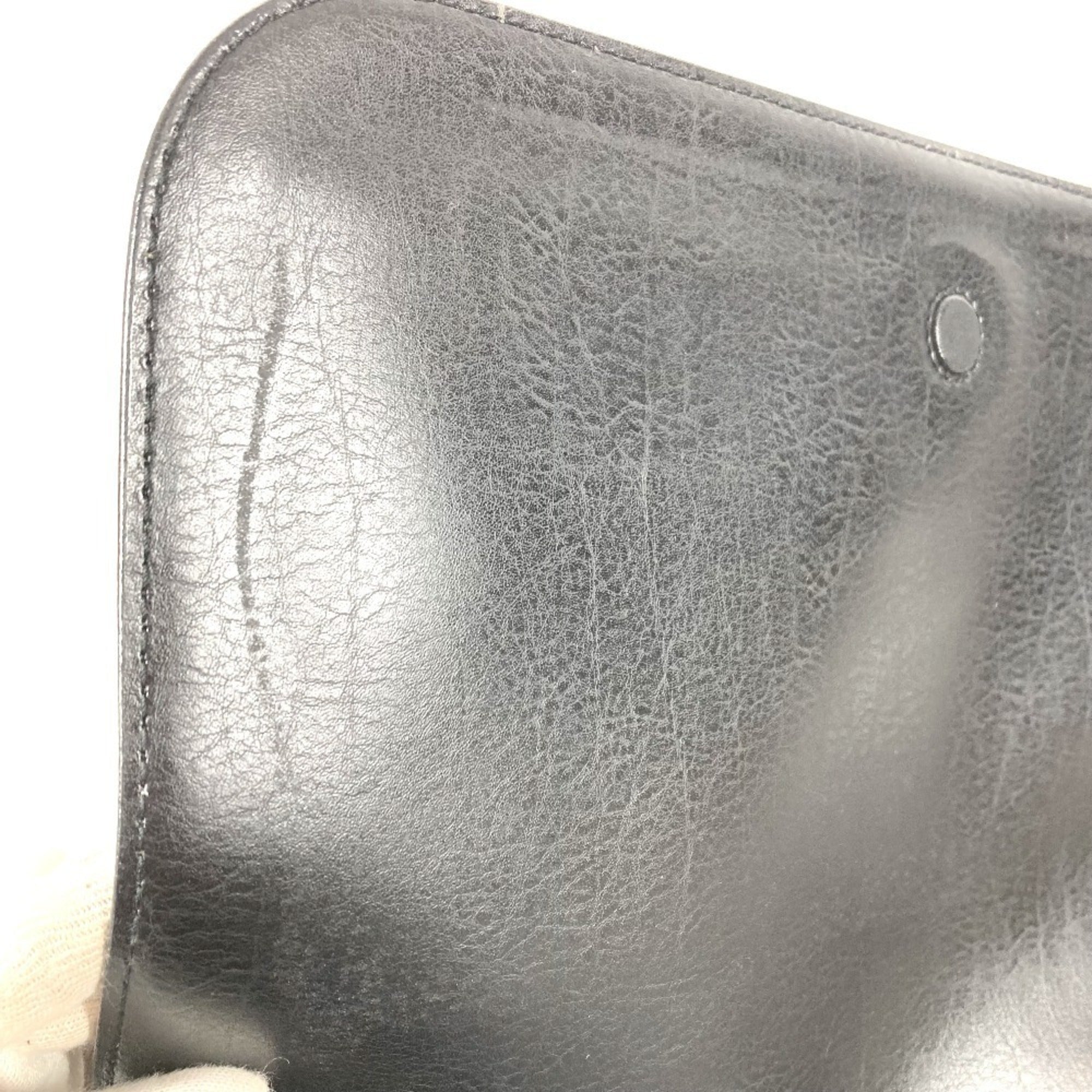Salvatore Ferragamo Black Leather Messenger Bag Shoulder Bag (Pre-Owned)
