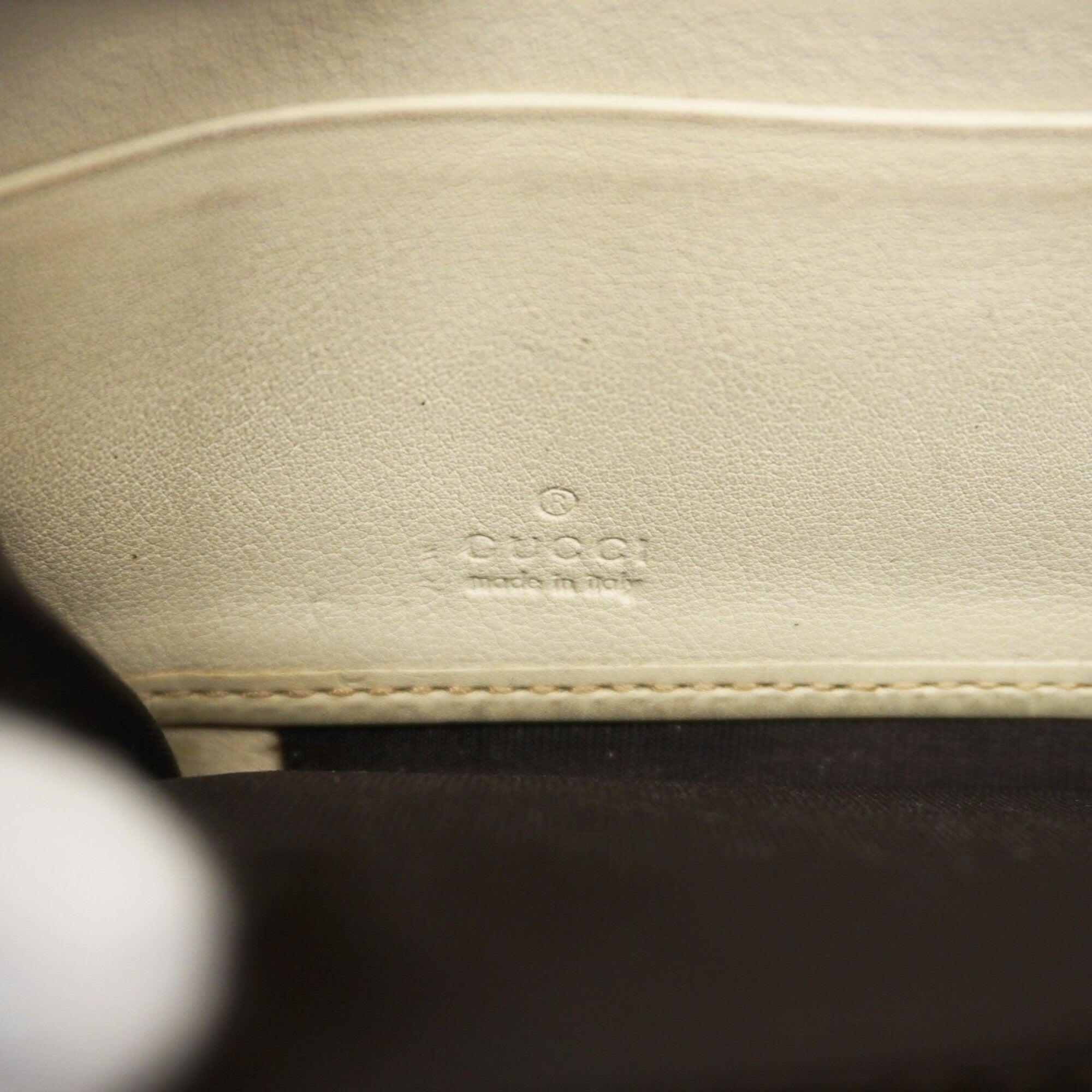Gucci Beige Leather Long Wallet (Bi-Fold) (Pre-Owned)