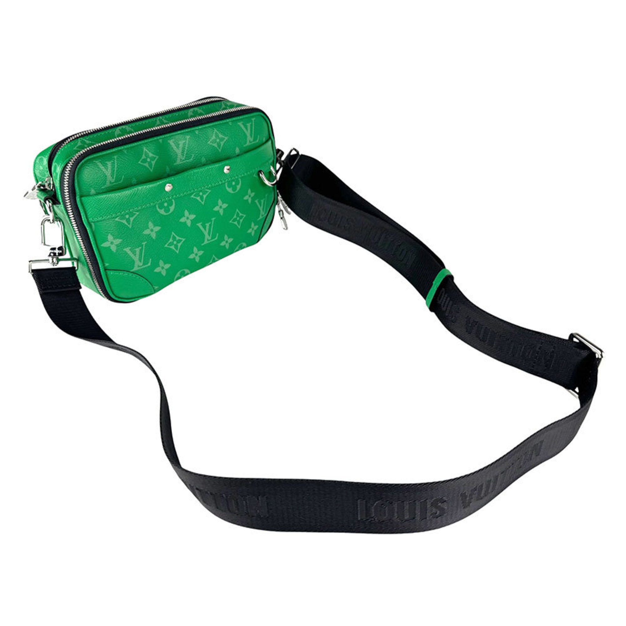 Louis Vuitton Vert Taigarama Shoulder Bag (Pre-Owned)