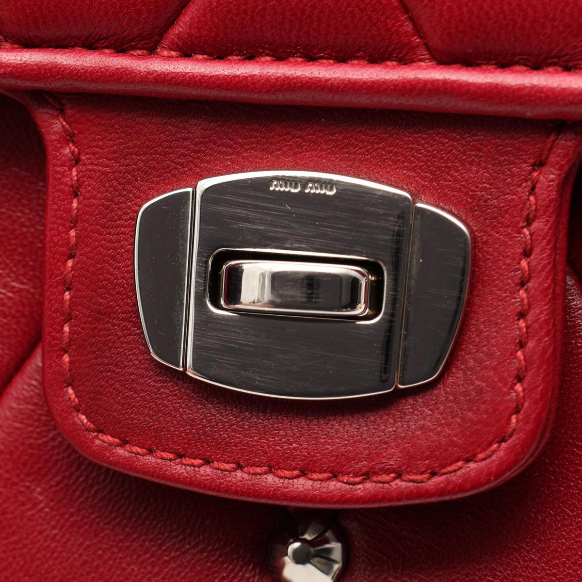Miu Miu Red Color Leather Handbag Shoulder Bag (Pre-Owned)