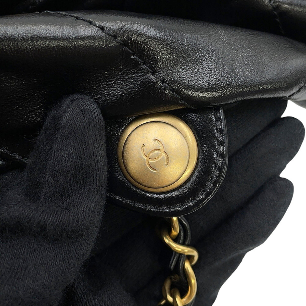 Chanel Black Handbag (Pre-Owned)