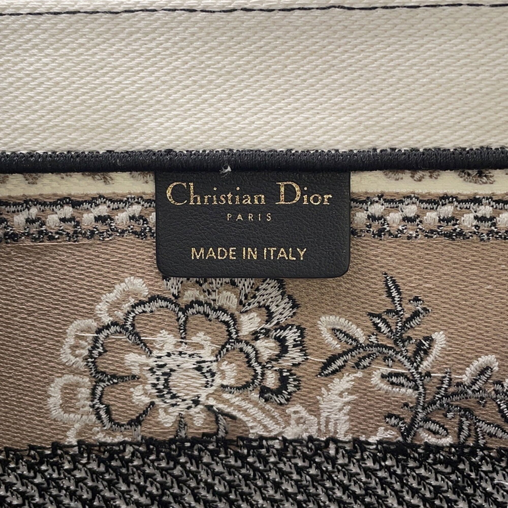 Christian Dior Beige White Canvas Tote Bag (Pre-Owned)