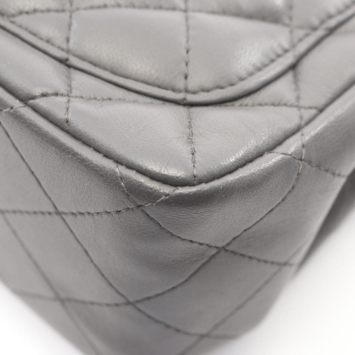 Chanel Gray Leather Handbag Shoulder Bag (Pre-Owned)