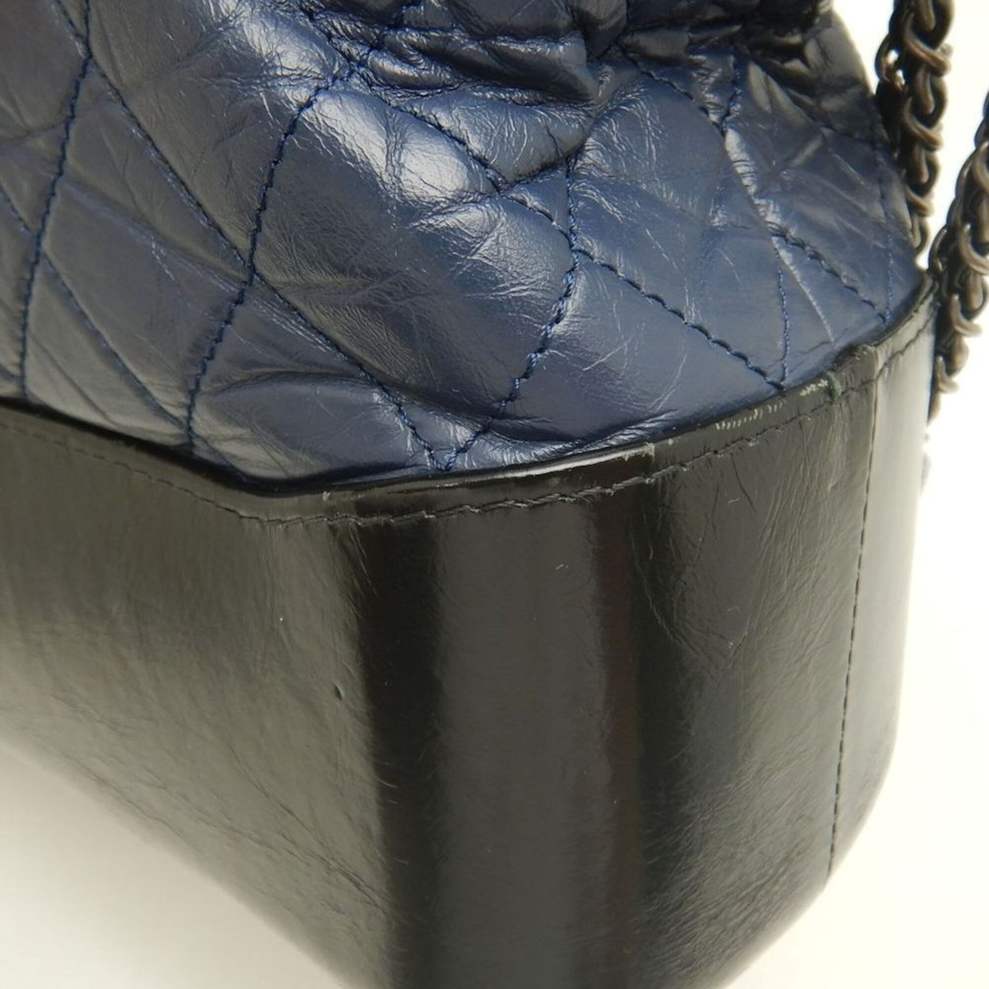 Chanel Black Navy Leather Shoulder Bag (Pre-Owned)