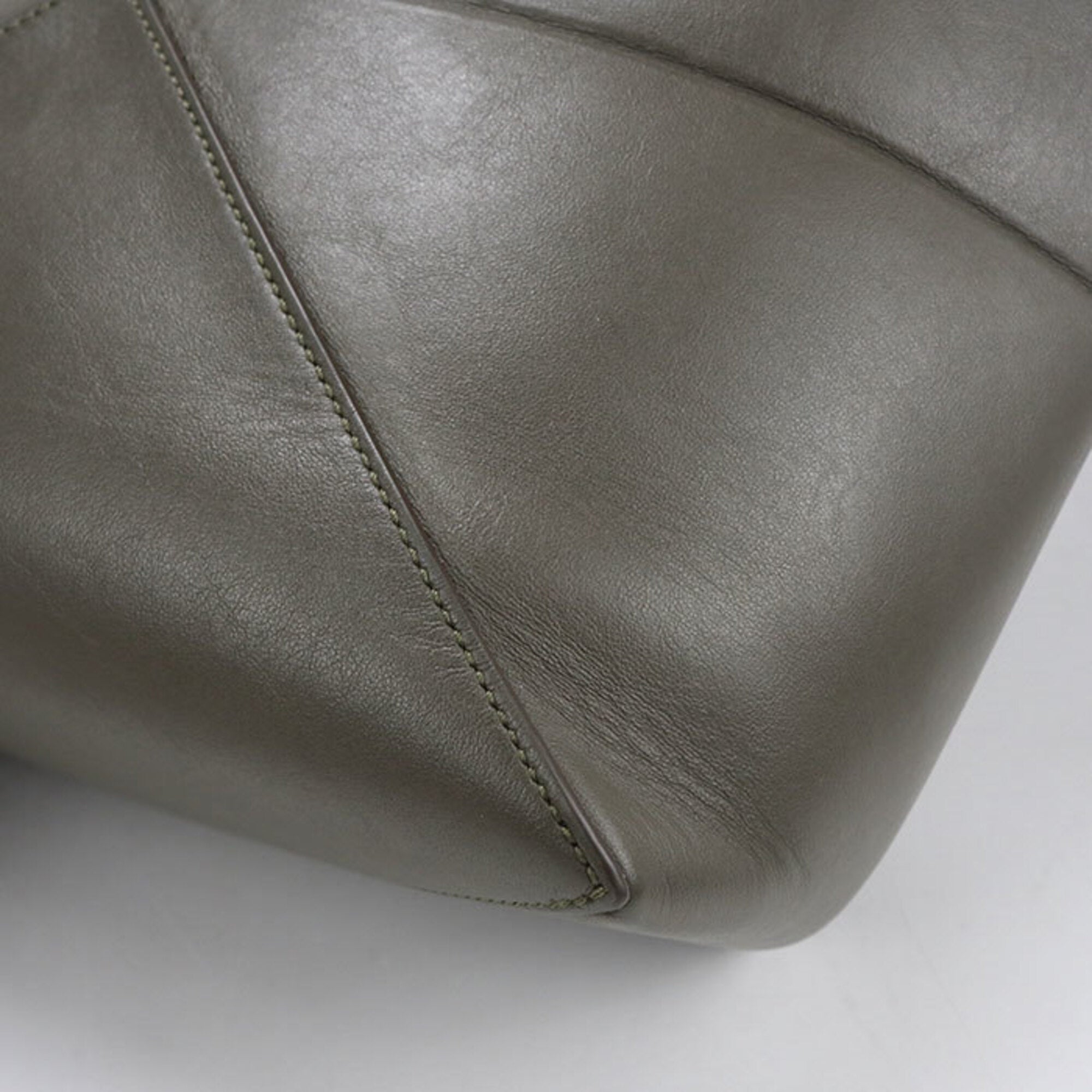 Loewe Gray Leather Tote Bag (Pre-Owned)