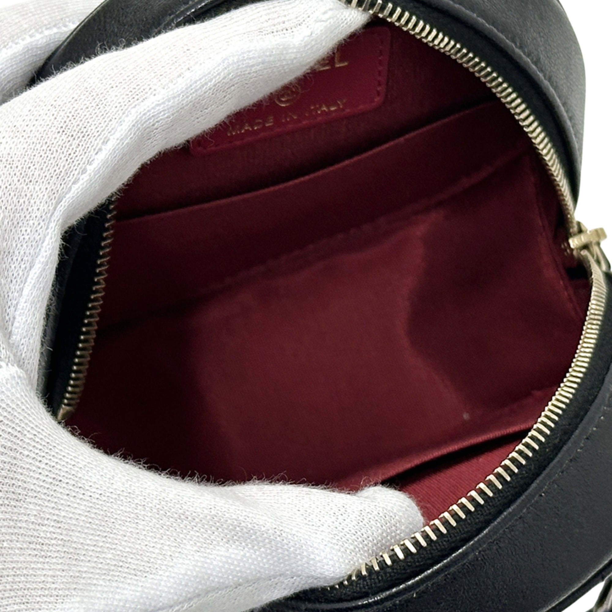 Chanel Black Leather Handbag Shoulder Bag (Pre-Owned)