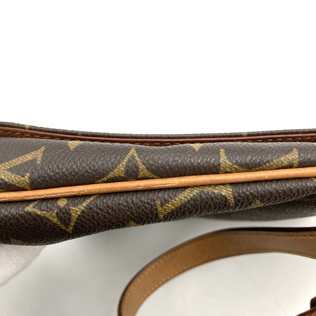 Louis Vuitton Brown Monogram Canvas Shoulder Bag (Pre-Owned)