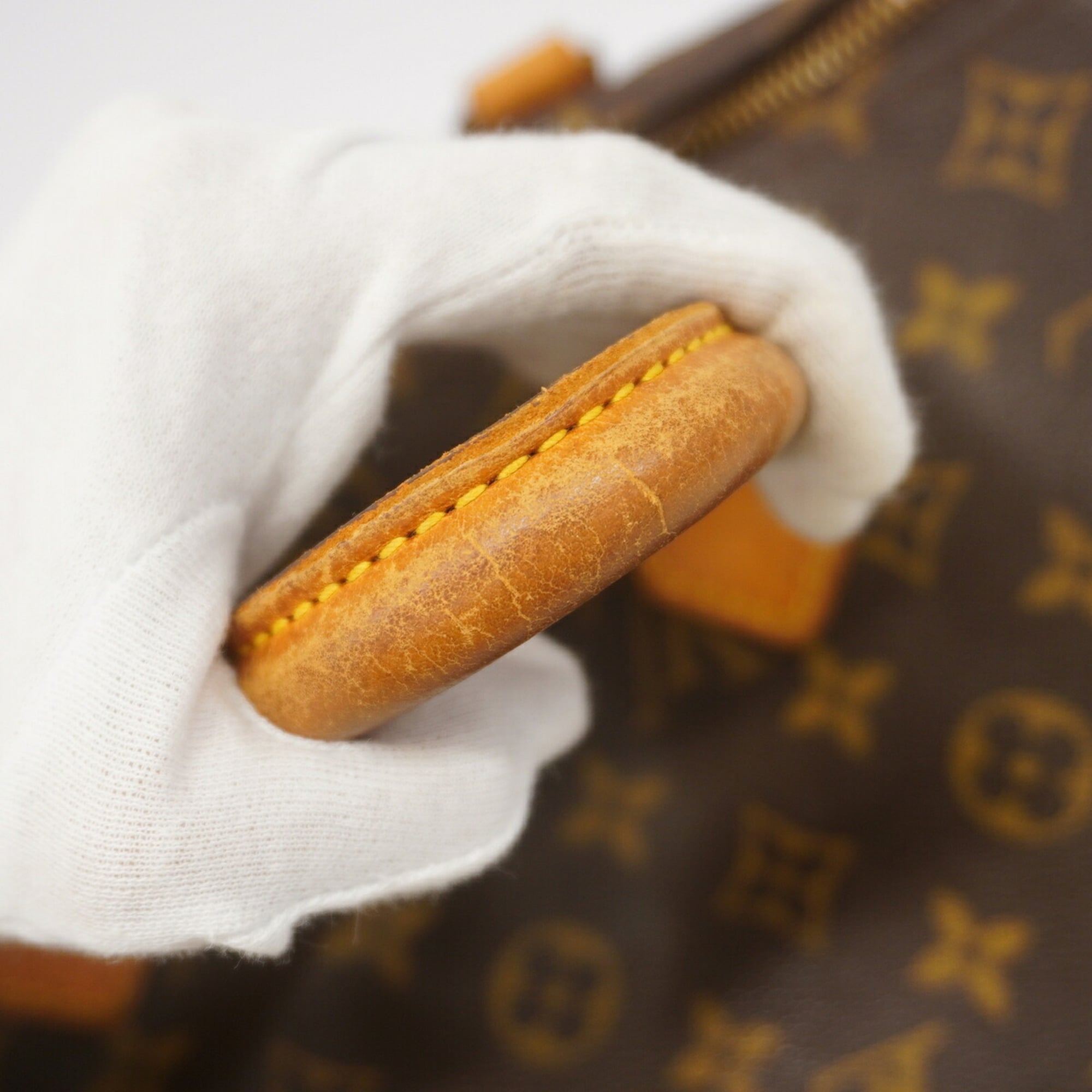 Louis Vuitton Brown Handbag (Pre-Owned)