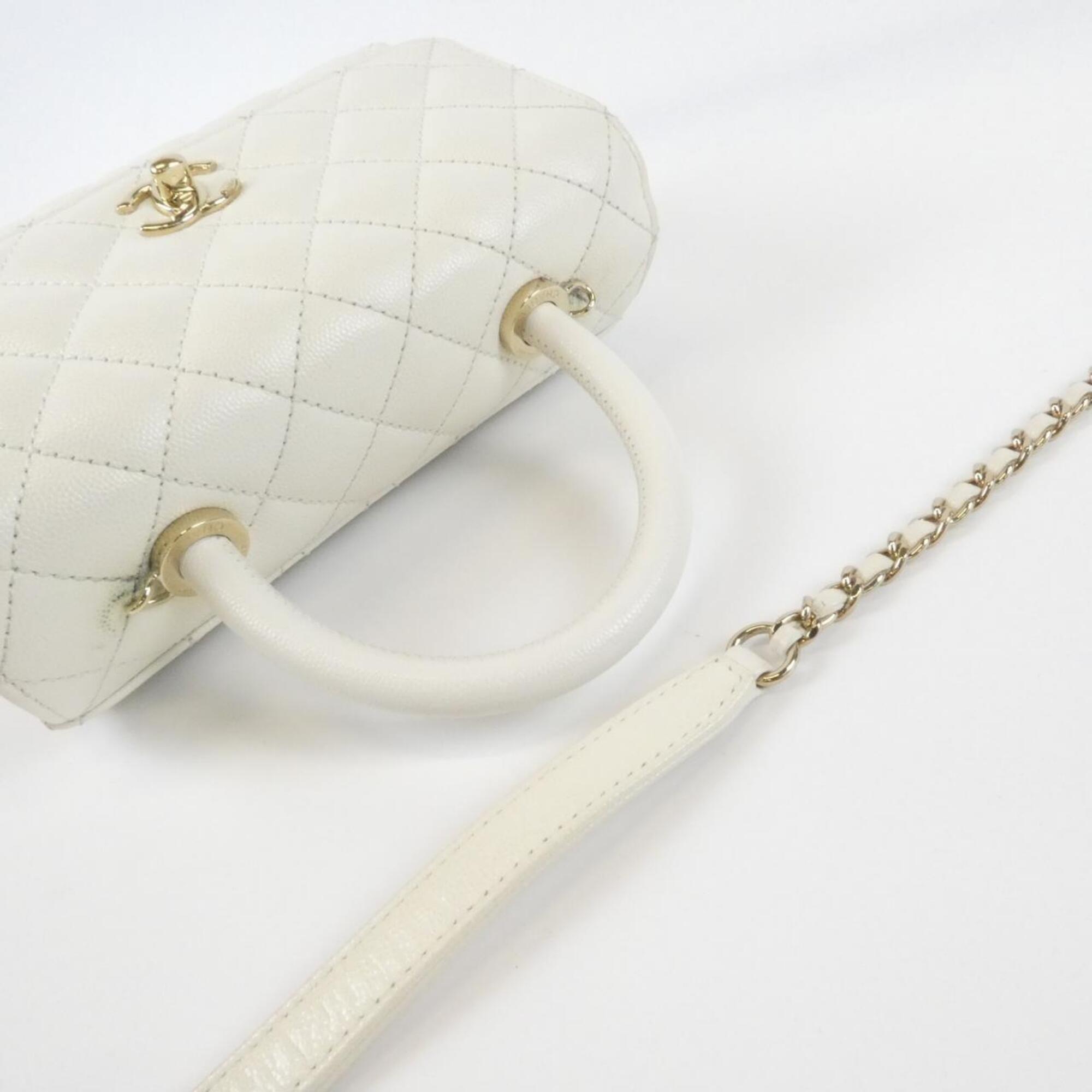 Chanel White Grained Calfskin Handbag (Pre-Owned)