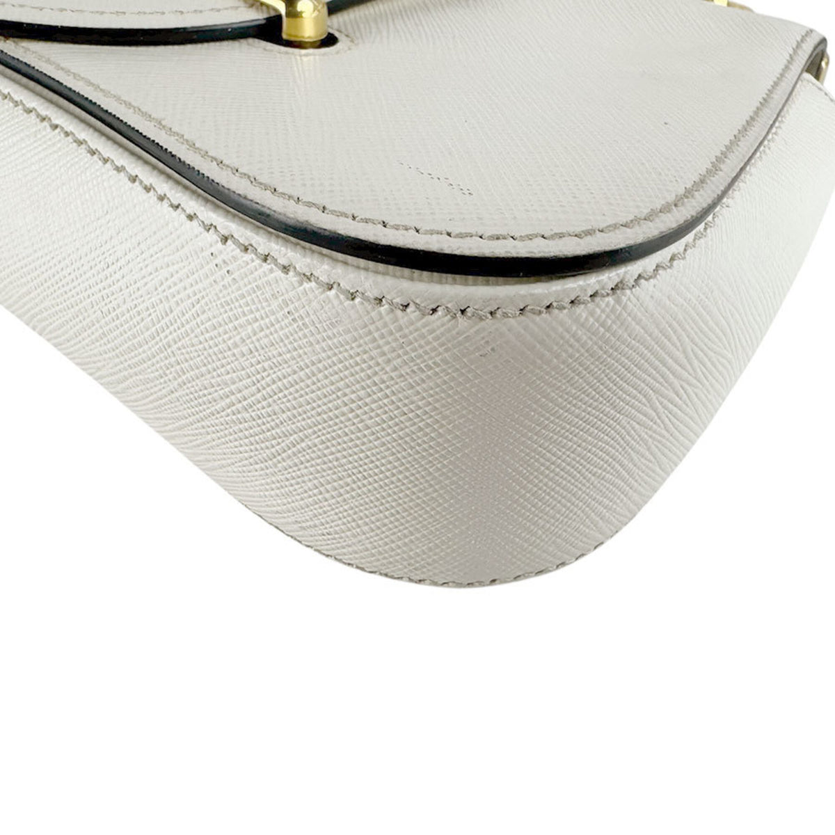 Prada White Leather Shoulder Bag (Pre-Owned)