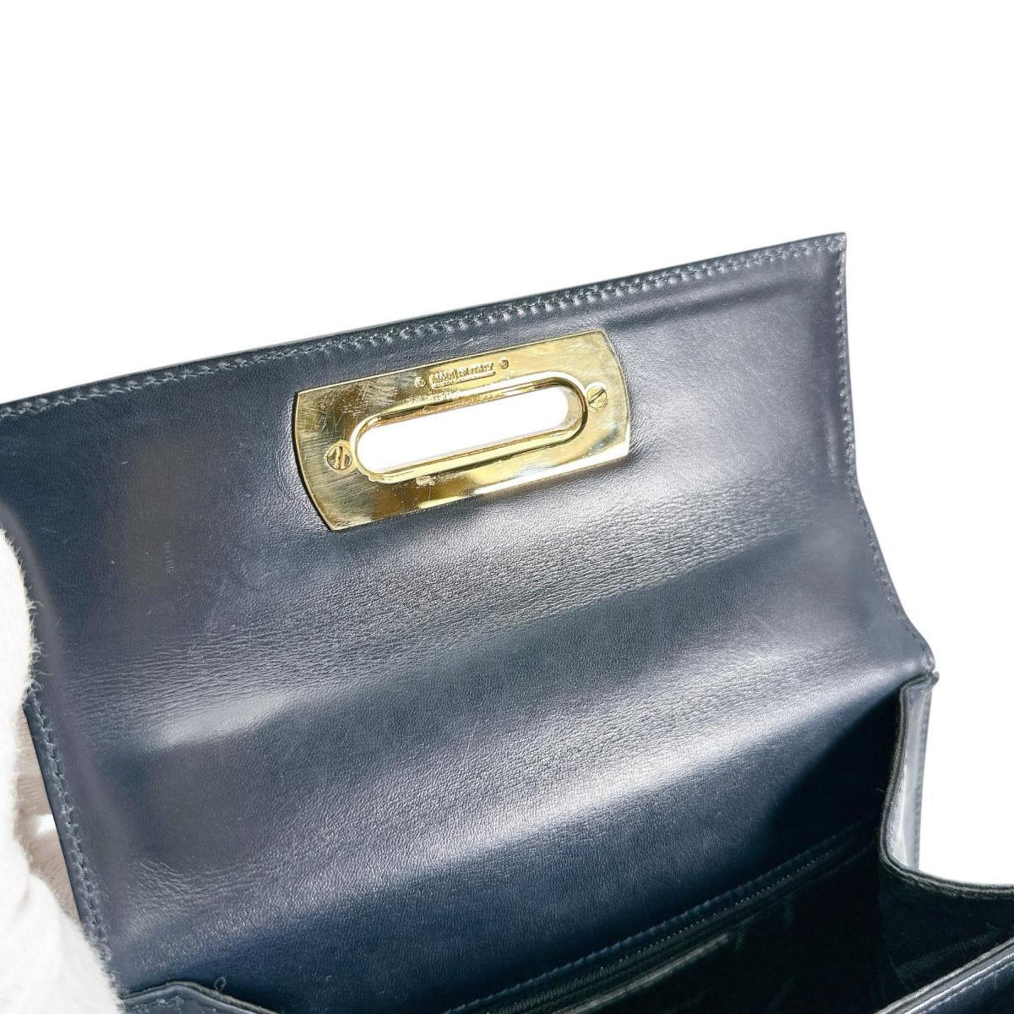 Salvatore Ferragamo Black Leather Handbag Shoulder Bag (Pre-Owned)