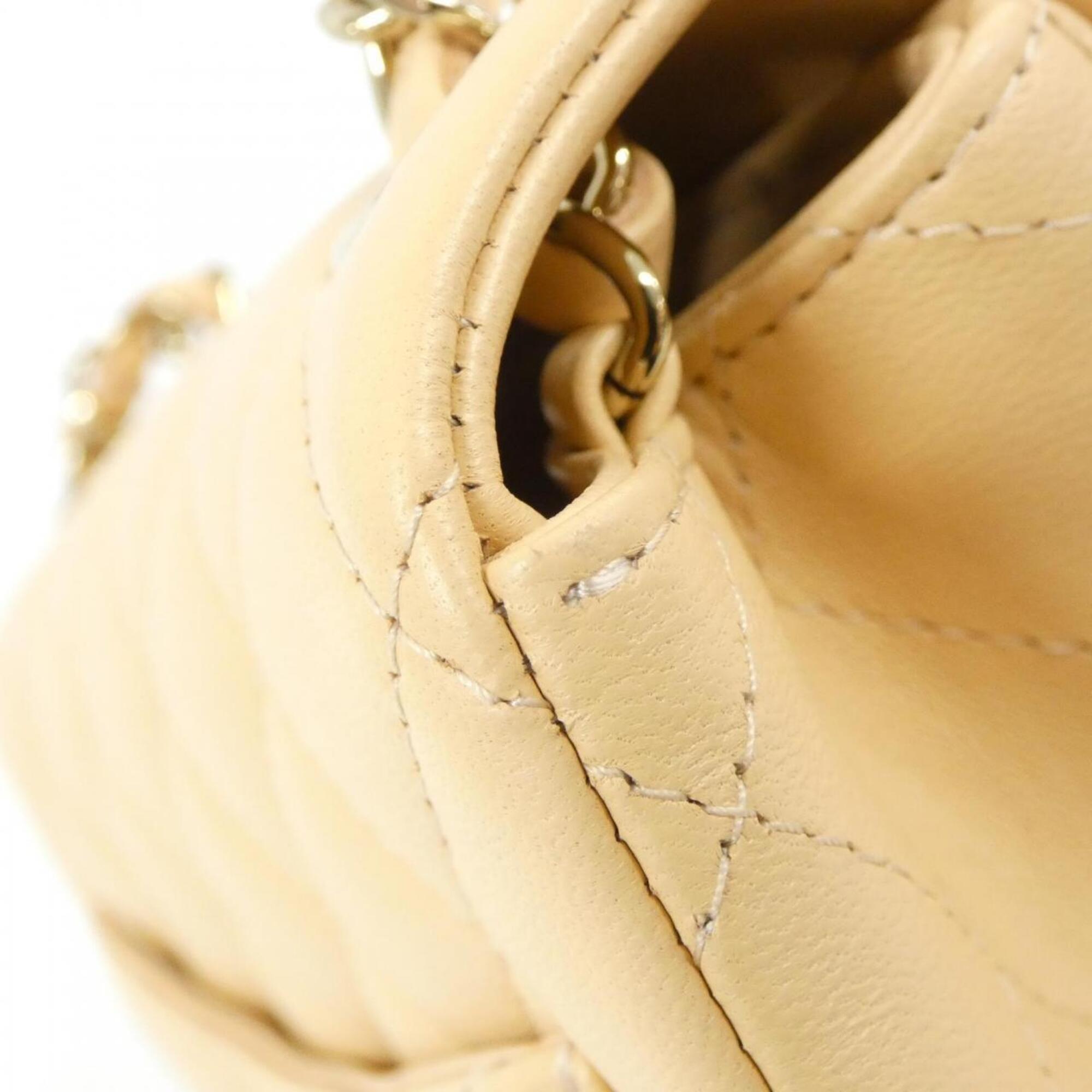 Chanel Beige Leather Shoulder Bag (Pre-Owned)
