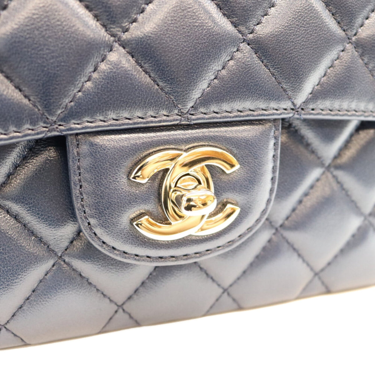 Chanel Navy Leather Shoulder Bag (Pre-Owned)