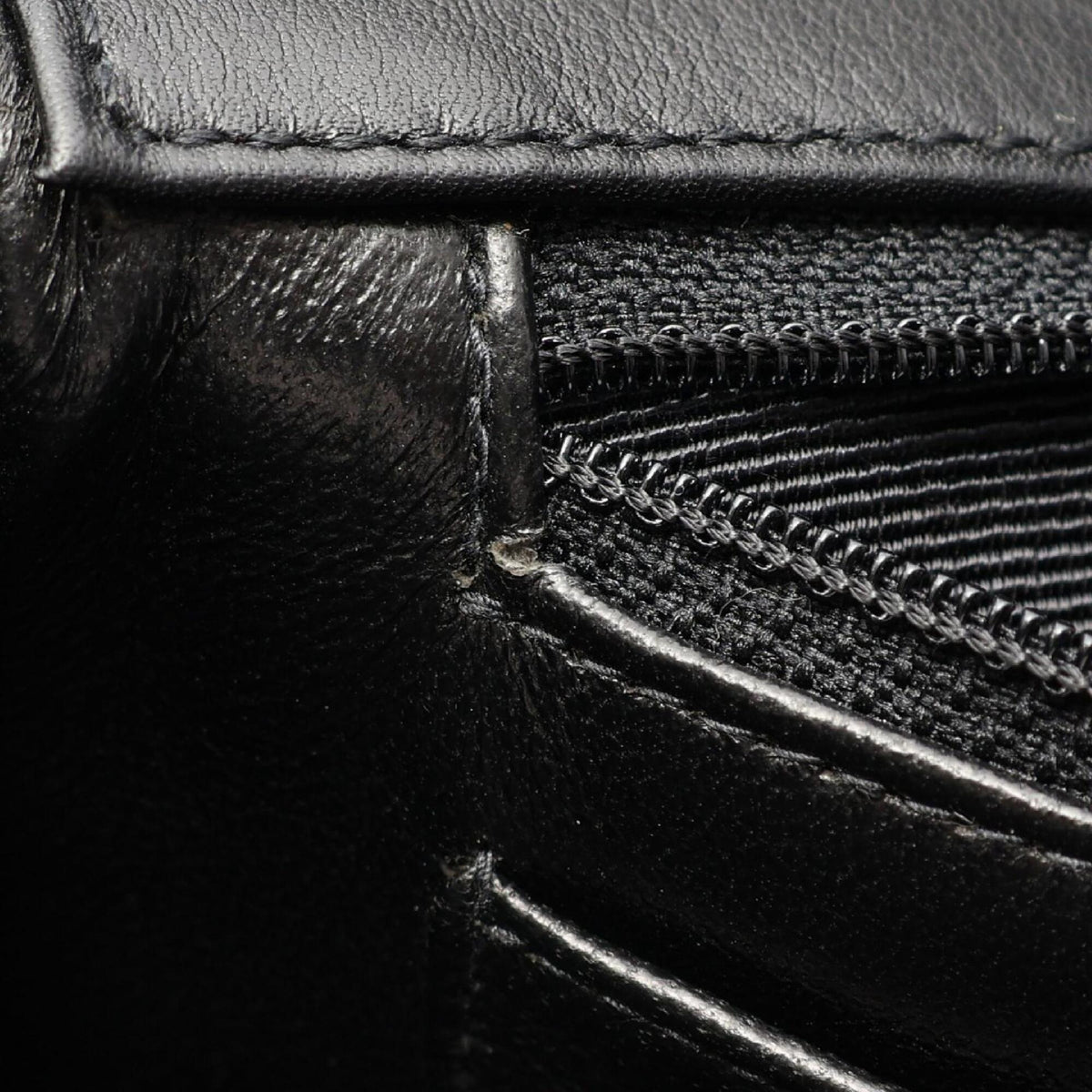 Chanel Black Leather Handbag Shoulder Bag (Pre-Owned)