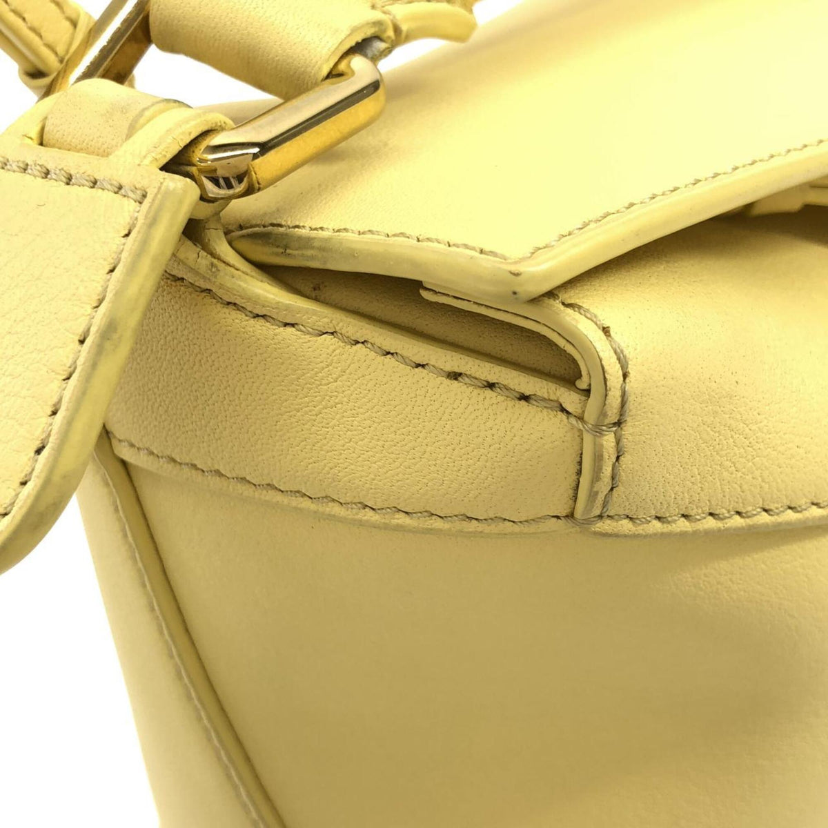 Loewe Yellow Leather Handbag (Pre-Owned)