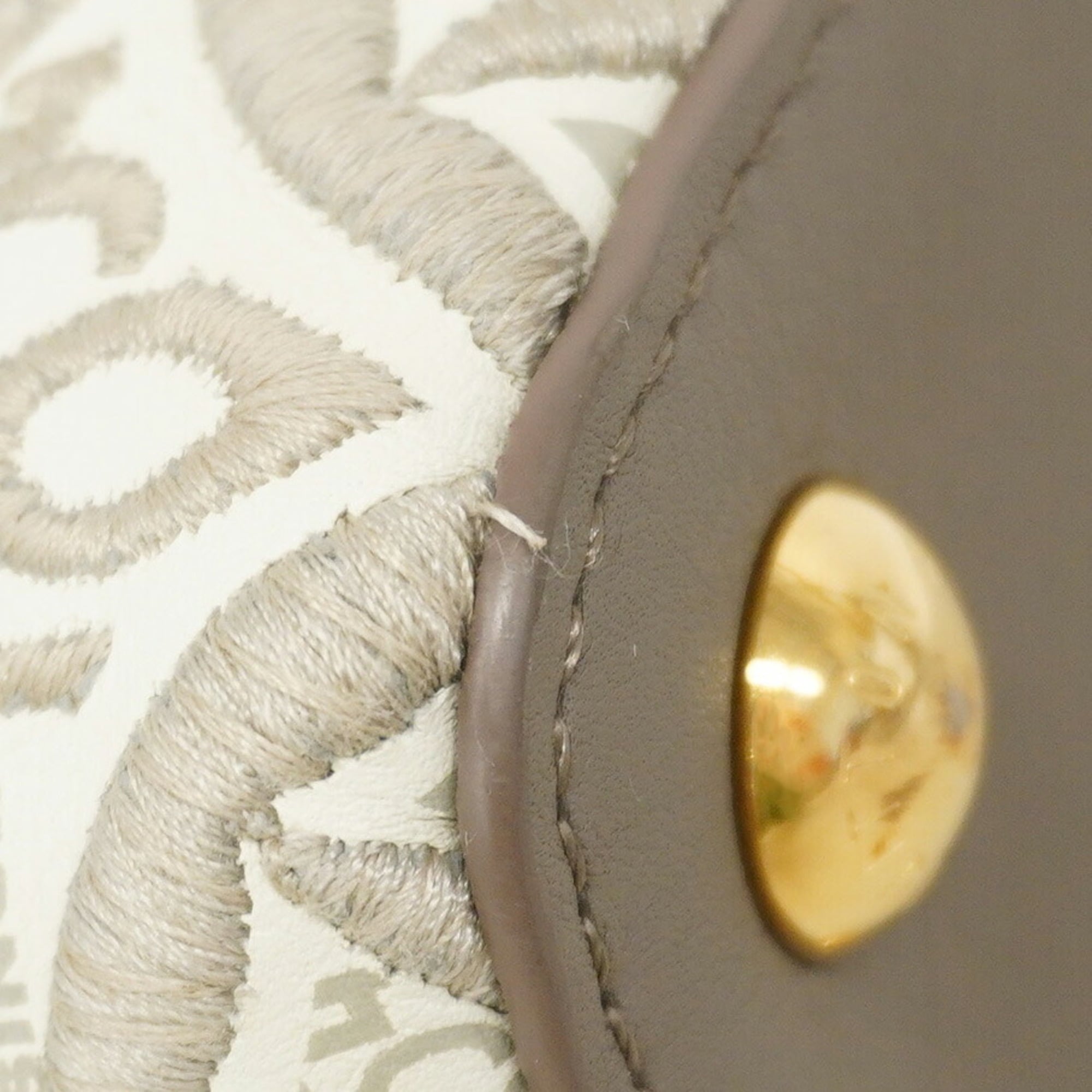Louis Vuitton Taupe Handbag (Pre-Owned)