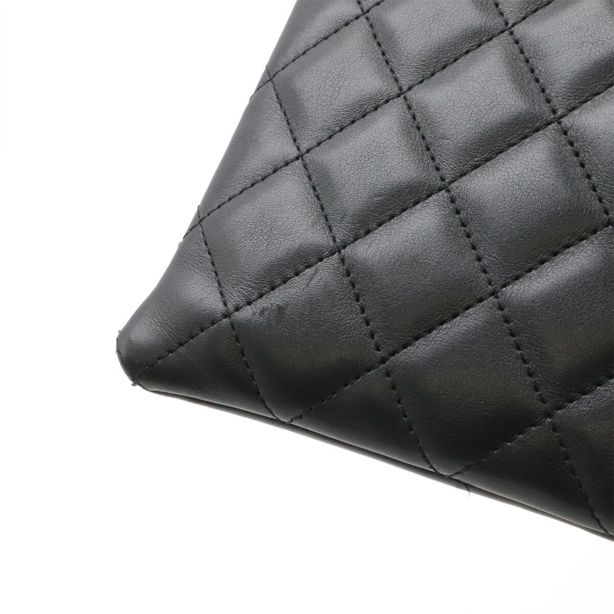 Chanel Black White Leather Shoulder Bag (Pre-Owned)
