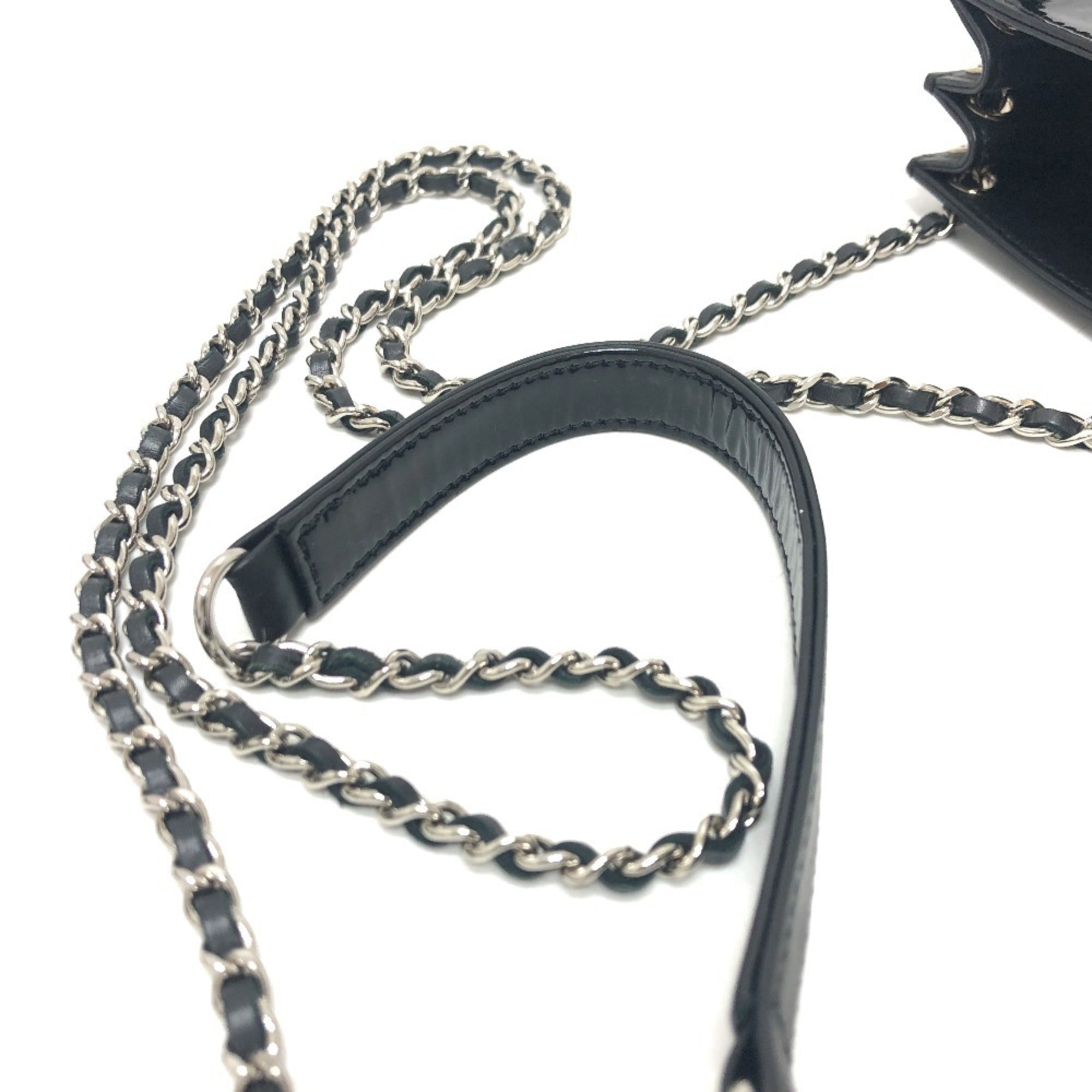 Chanel Black Pouch Shoulder Bag (Pre-Owned)