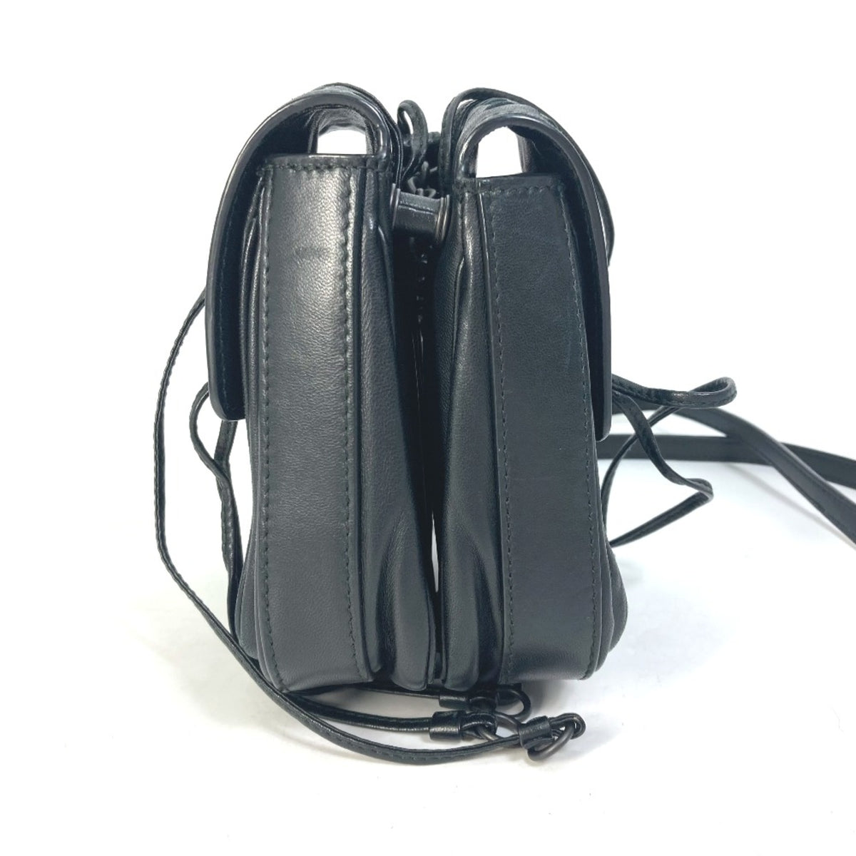 Bottega Veneta Black Leather Shoulder Bag (Pre-Owned)