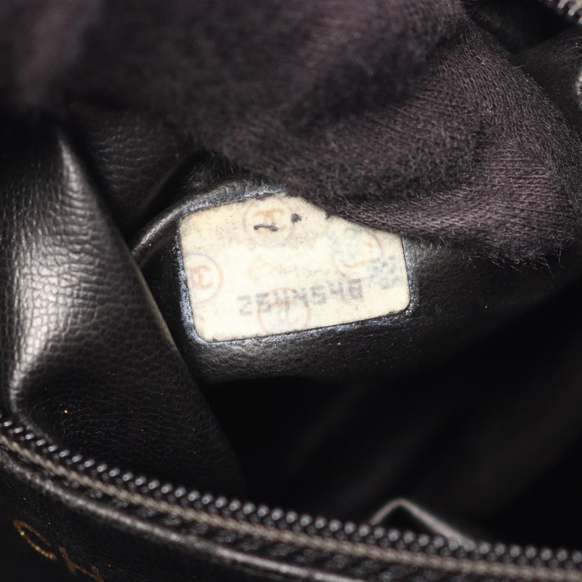 Chanel Black Leather Backpack Handbag (Pre-Owned)