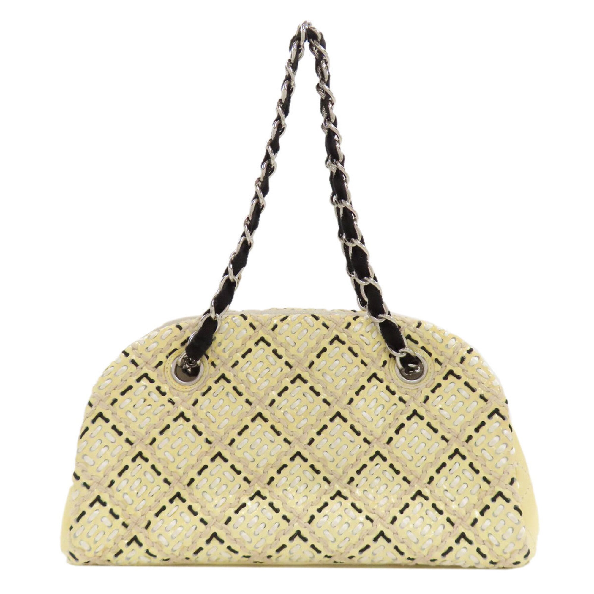 Chanel White Leather Shoulder Bag (Pre-Owned)
