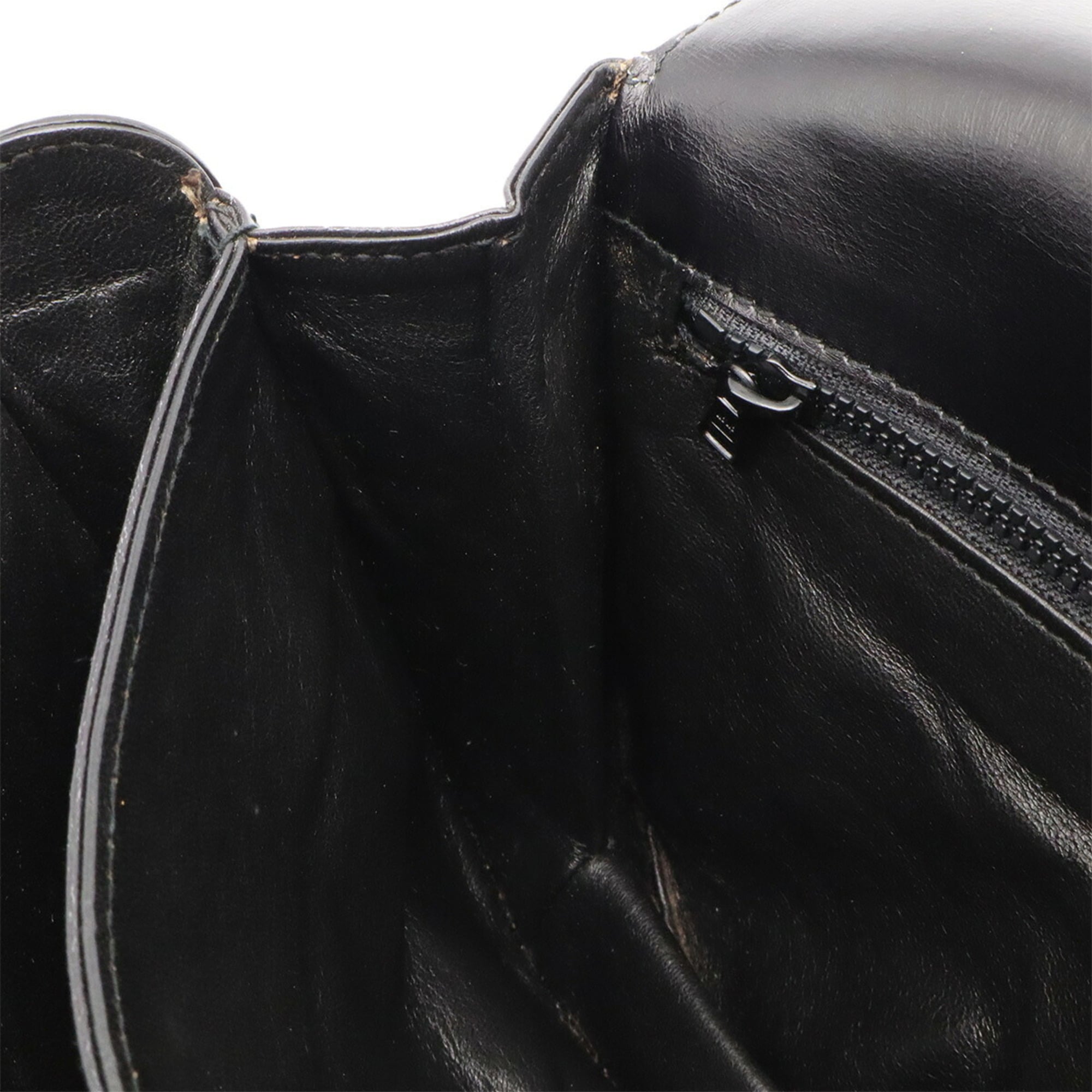 Bally Black Leather Shoulder Bag (Pre-Owned)