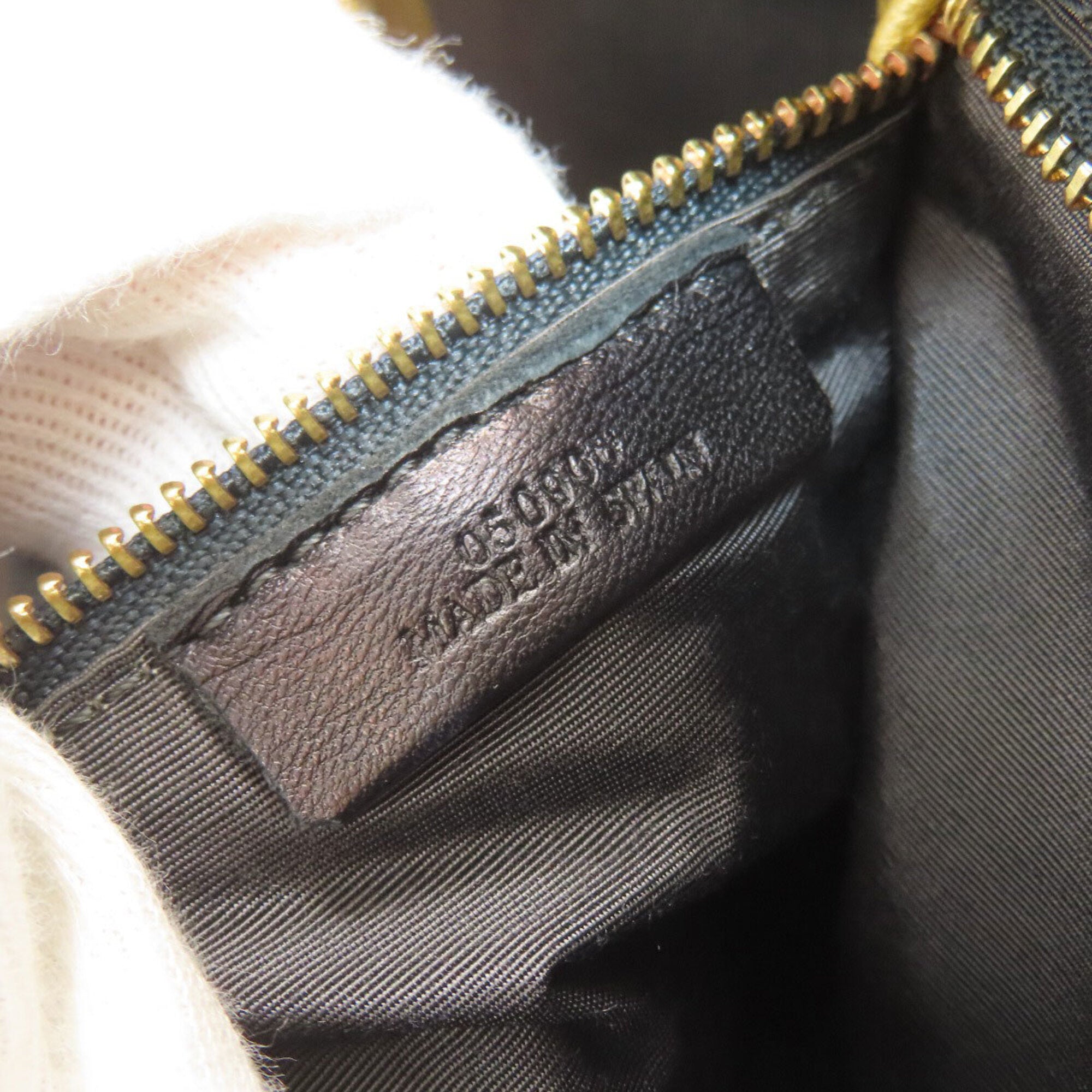 Loewe Gold Leather Handbag (Pre-Owned)