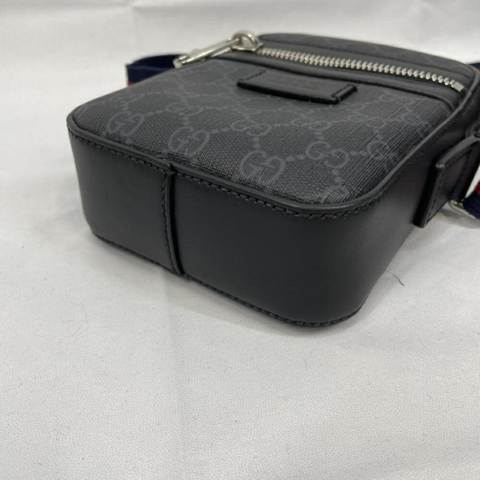Gucci Blue Gg Supreme Shoulder Bag (Pre-Owned)