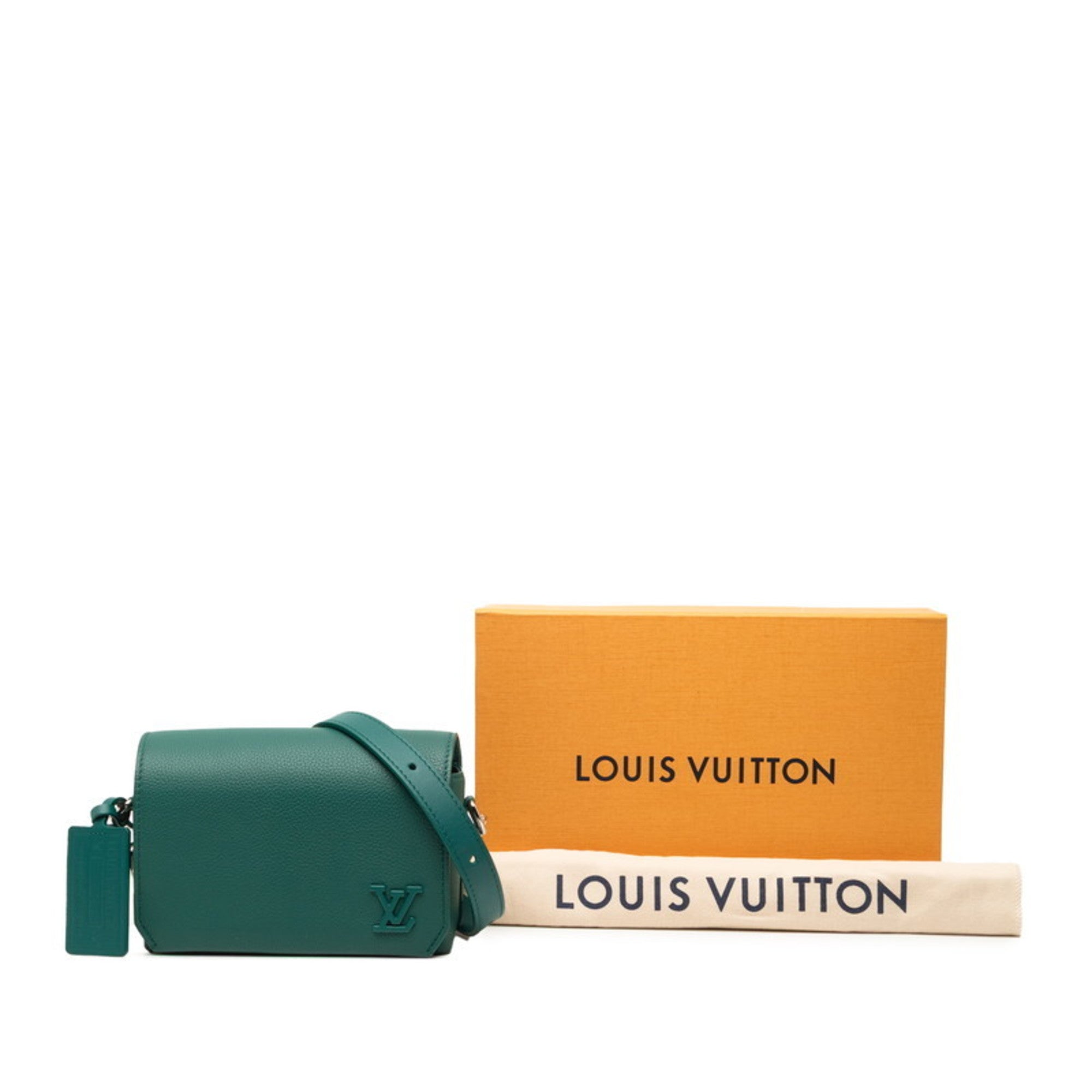 Louis Vuitton Leather Shoulder Bag (Pre-Owned)