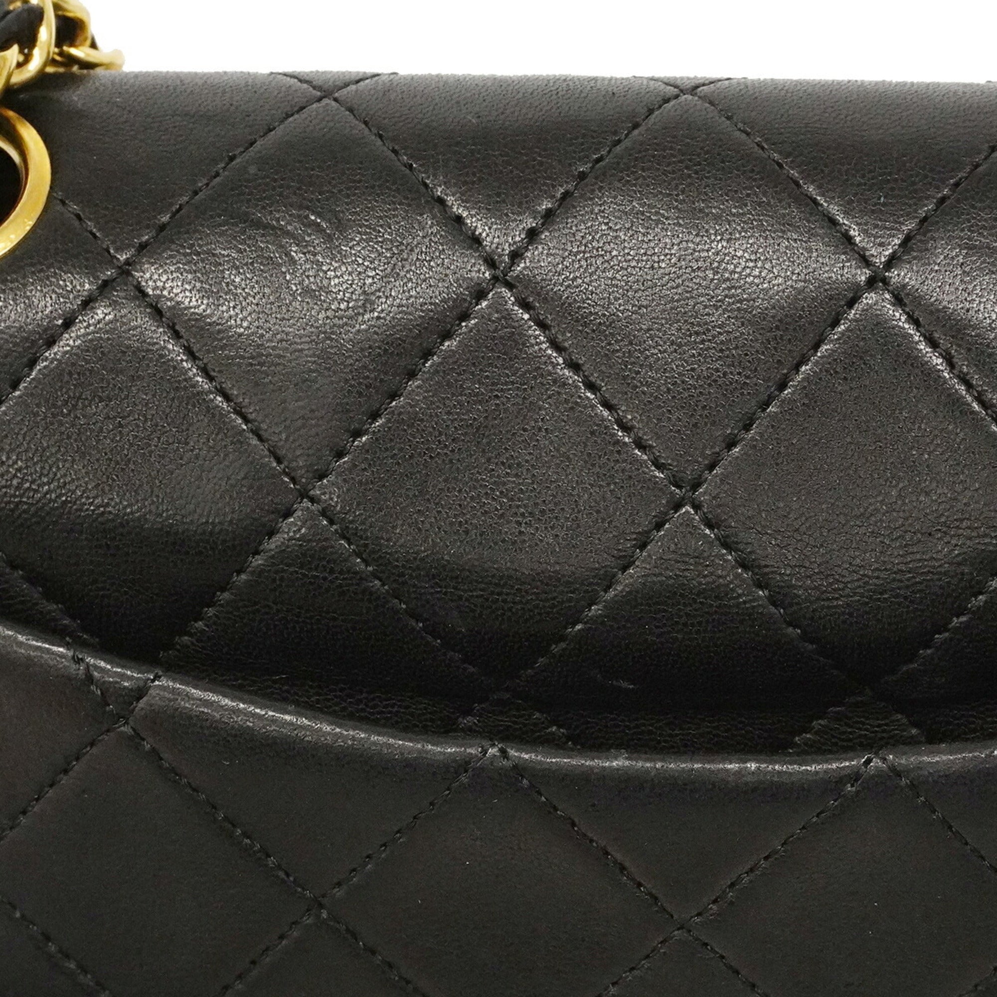 Chanel Black Leather Shoulder Bag (Pre-Owned)