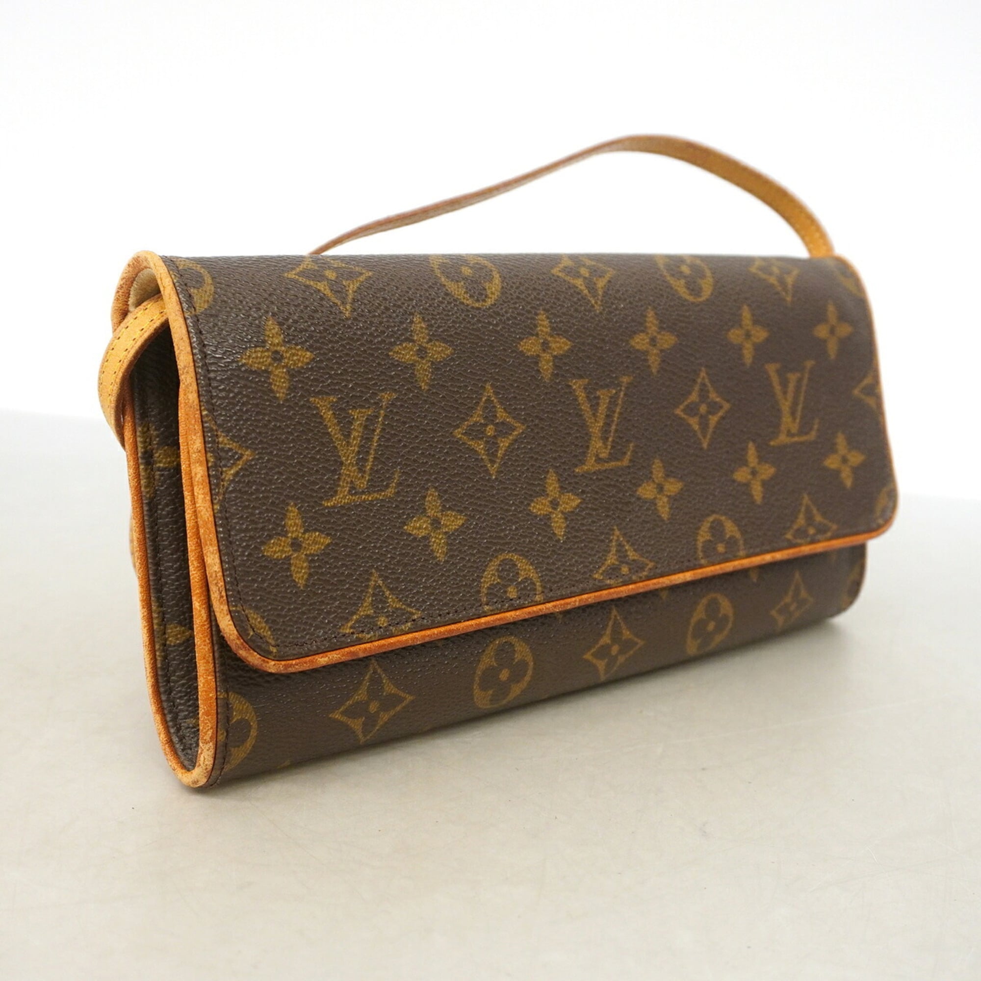 Louis Vuitton Brown Shoulder Bag (Pre-Owned)