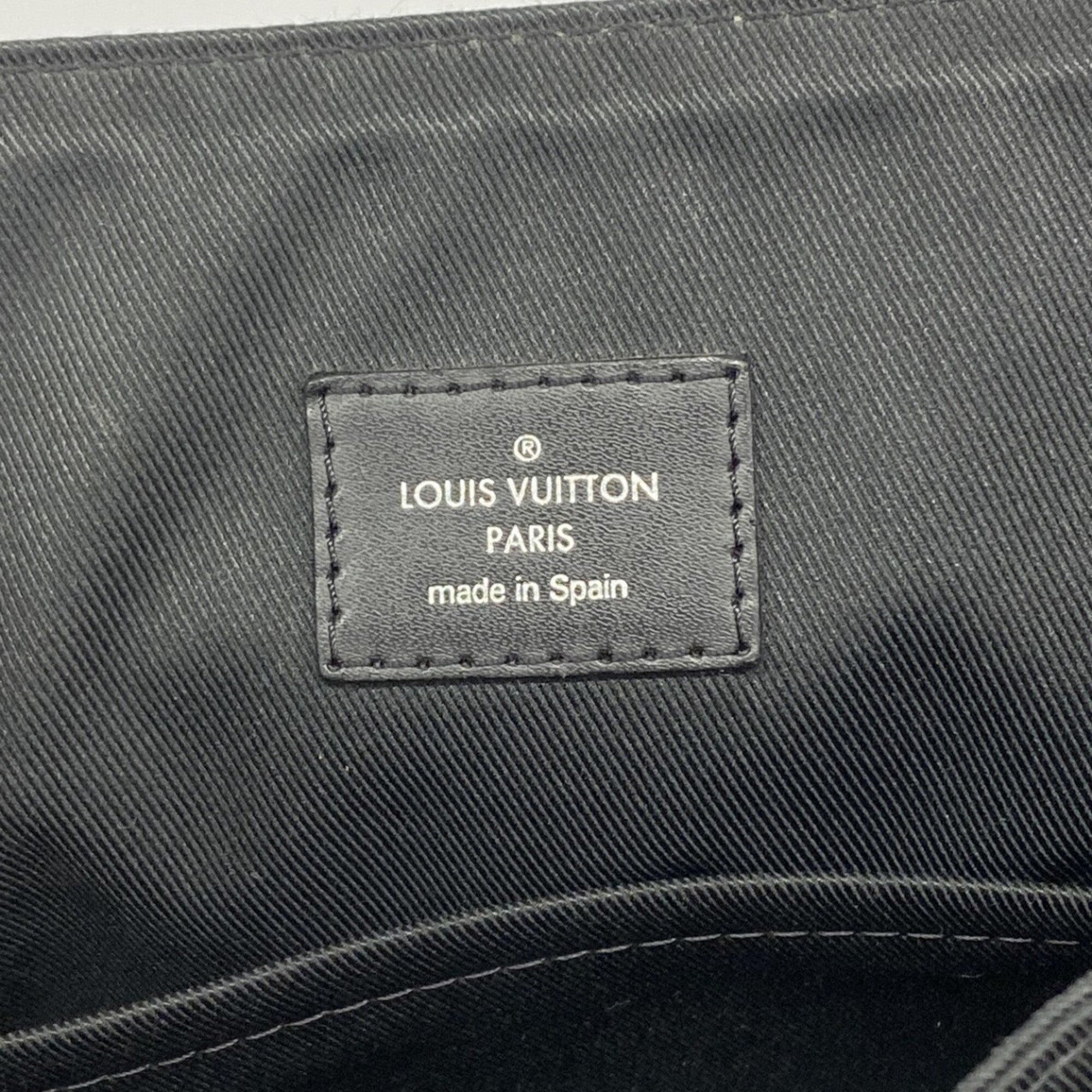Louis Vuitton Black Shoulder Bag (Pre-Owned)
