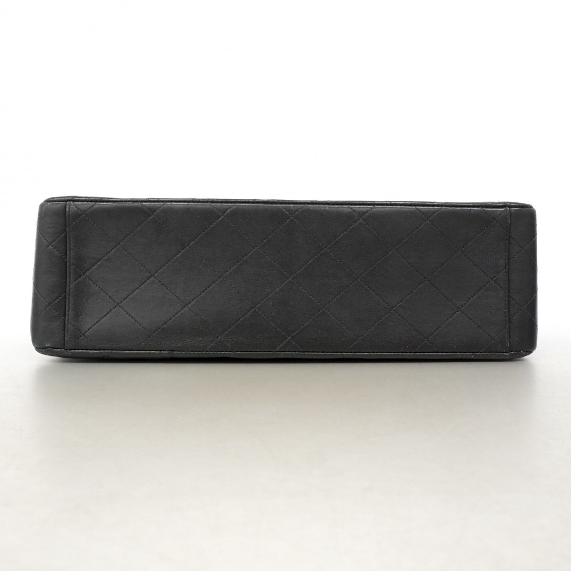 Chanel Black Leather Shoulder Bag (Pre-Owned)