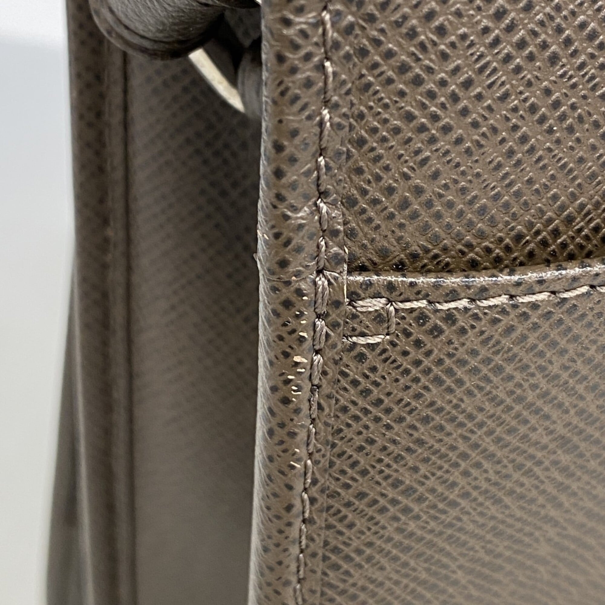 Louis Vuitton Grizzly Shoulder Bag (Pre-Owned)