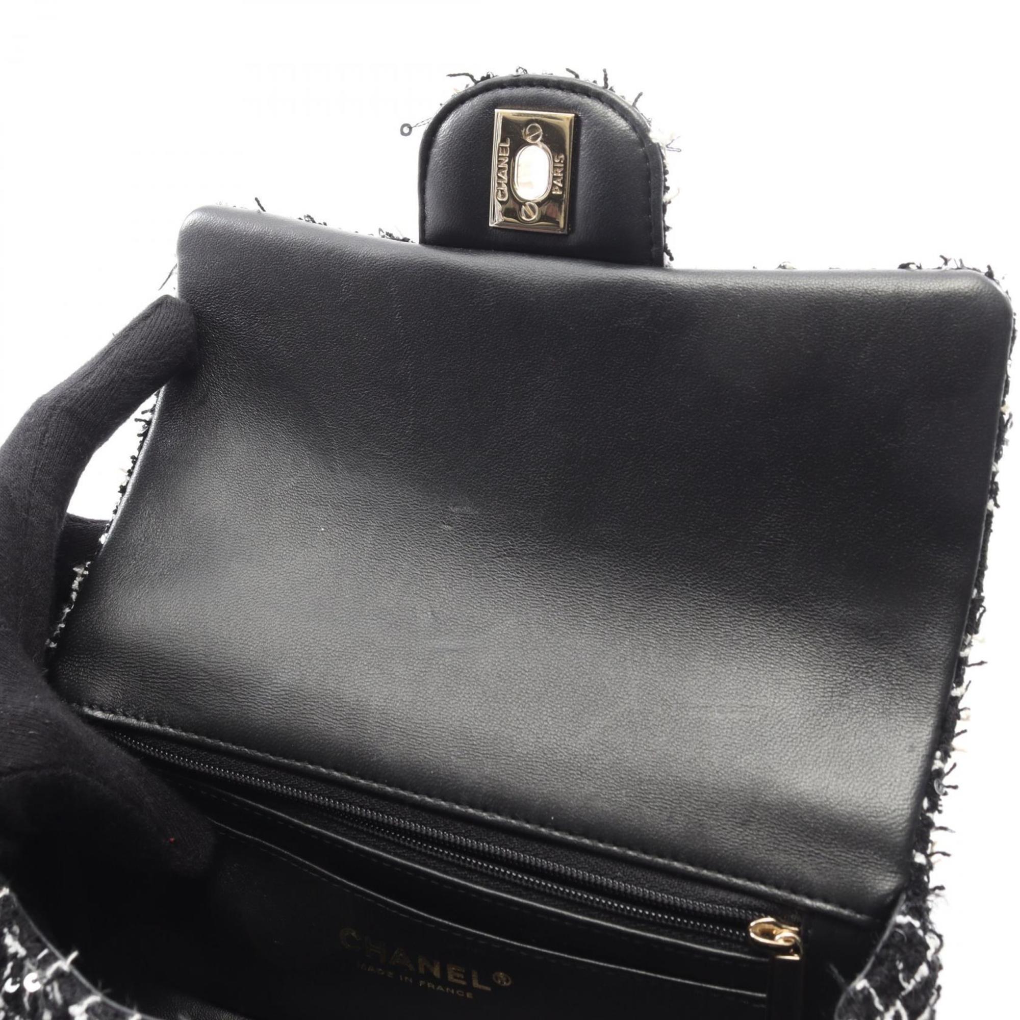 Chanel Black White Fabric Handbag Shoulder Bag (Pre-Owned)