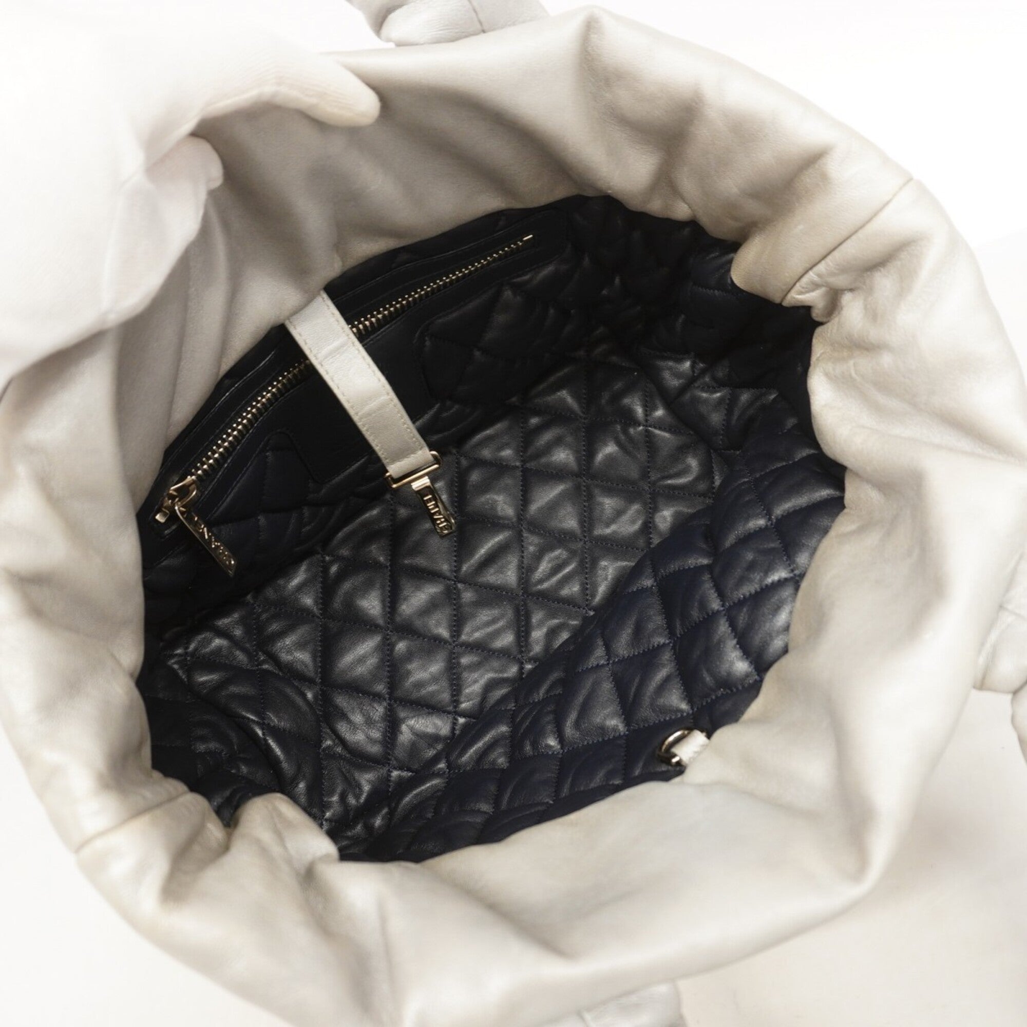 Chanel Gray Leather Tote Bag (Pre-Owned)