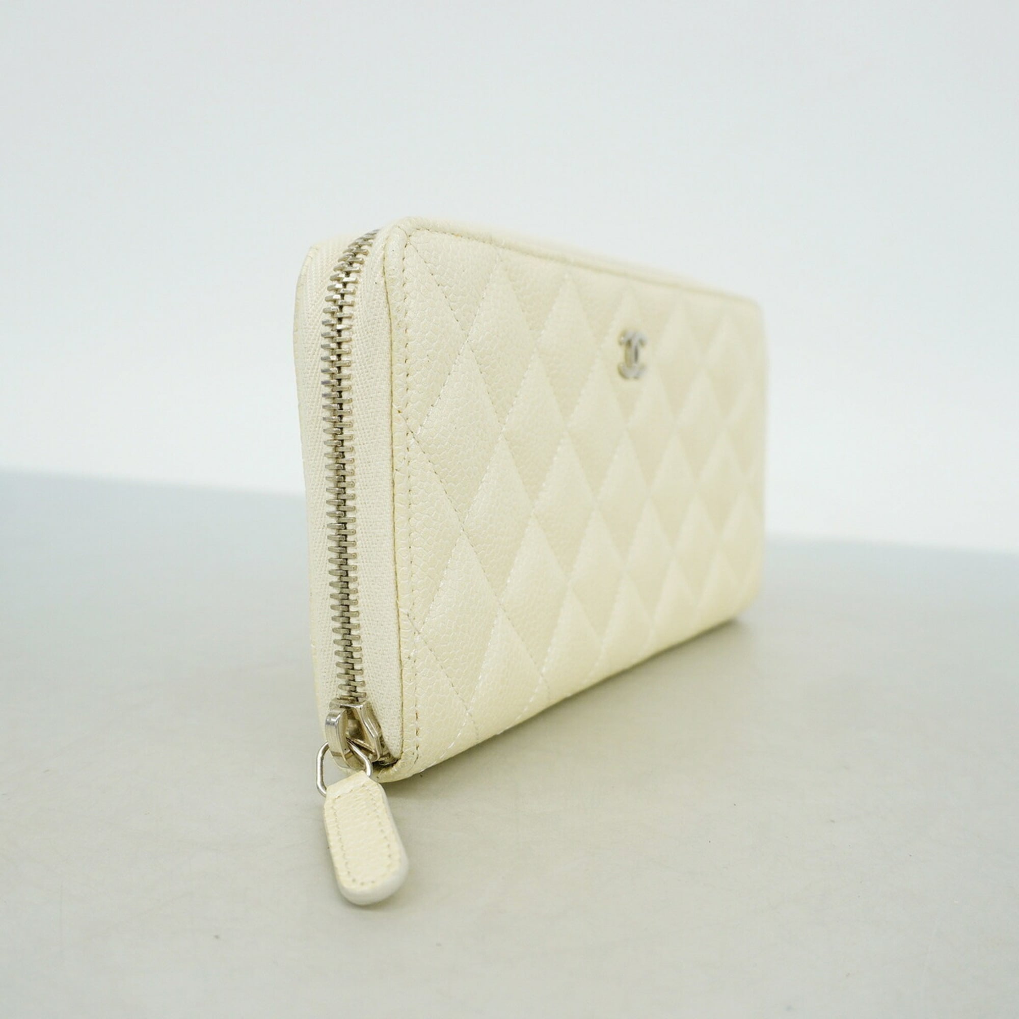 Chanel Ivory Grained Calfskin Long Wallet (Bi-Fold) (Pre-Owned)