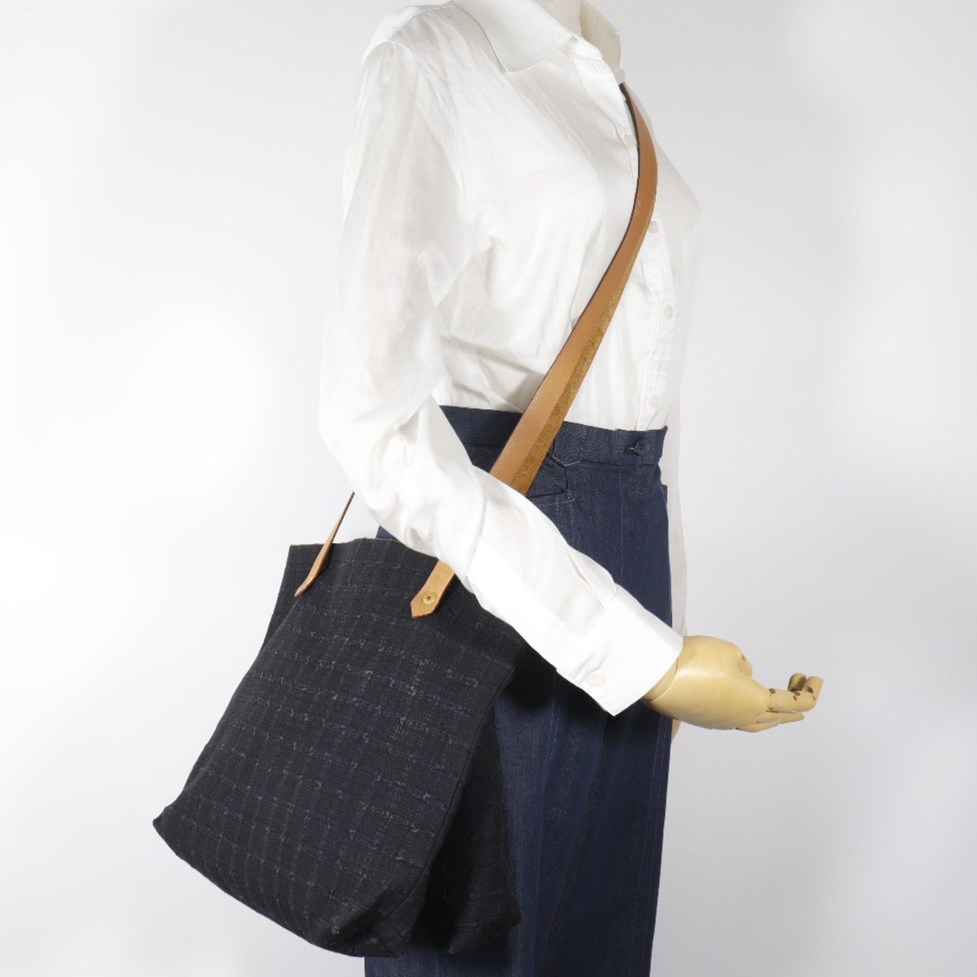 Hermes Ahmedabad Black Canvas Shoulder Bag (Pre-Owned)