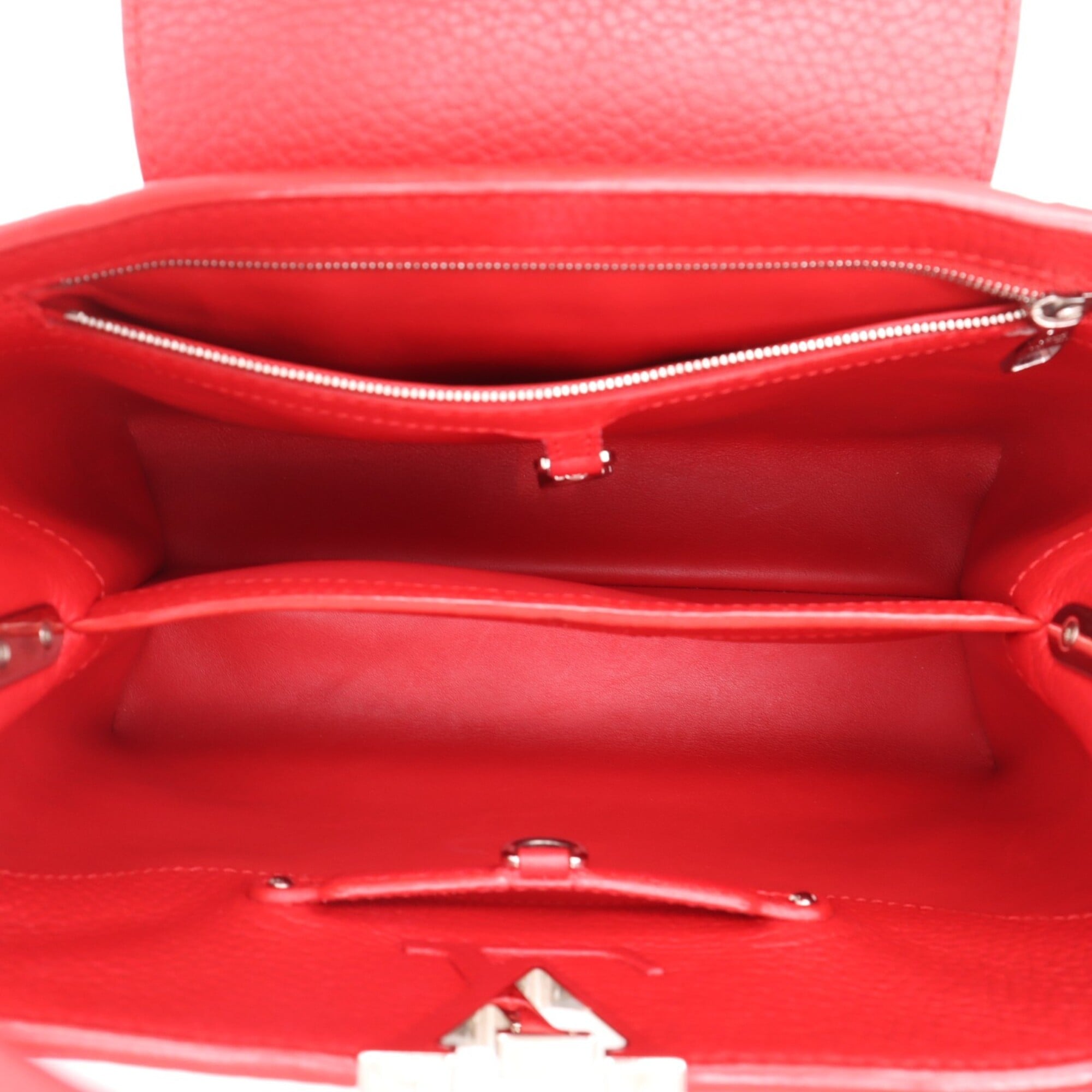 Louis Vuitton Red Color Leather Handbag Shoulder Bag (Pre-Owned)